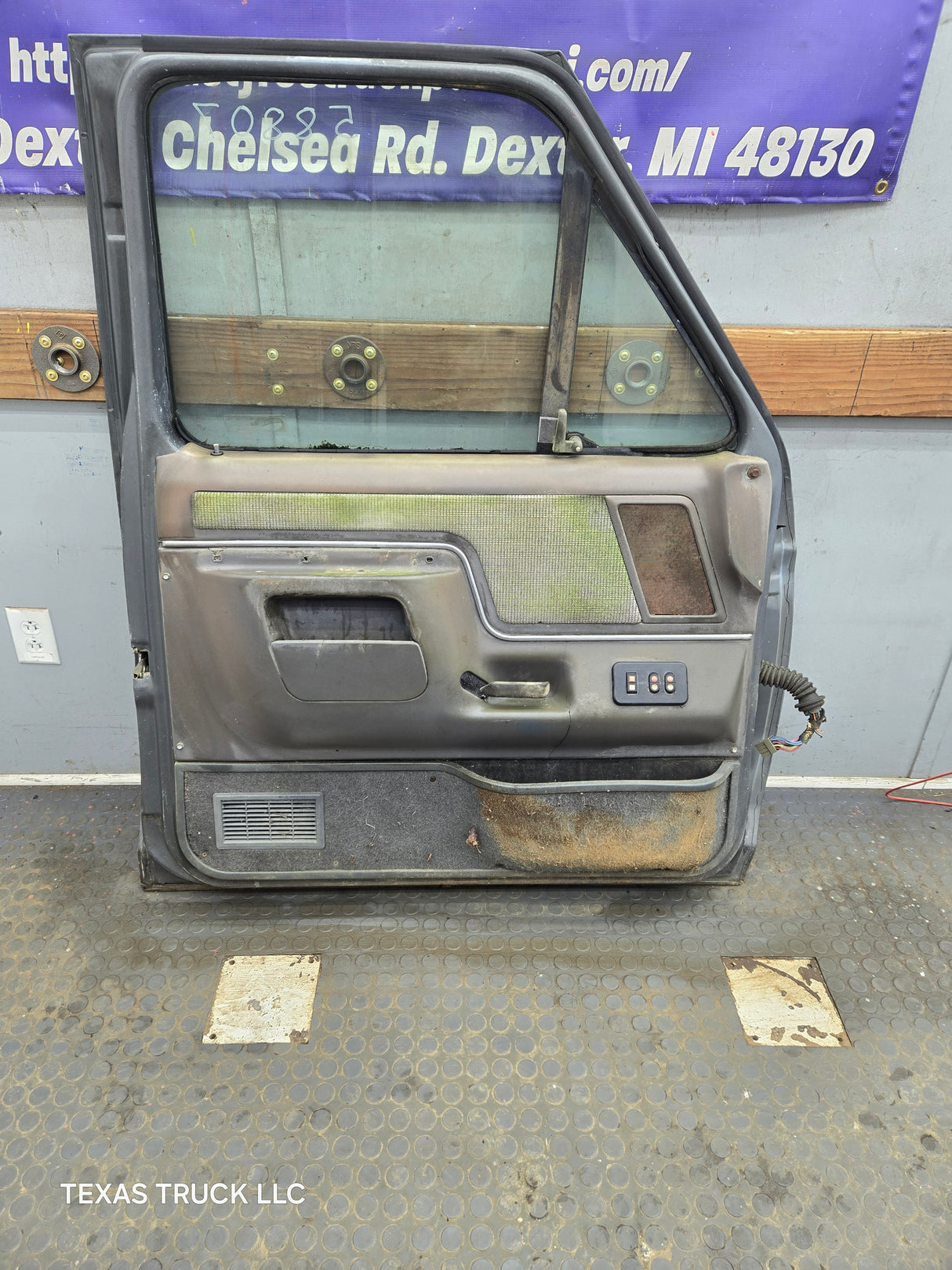 1987-1997 Ford F Series F250 F350 F450 F550 Driver Side Front Door LH