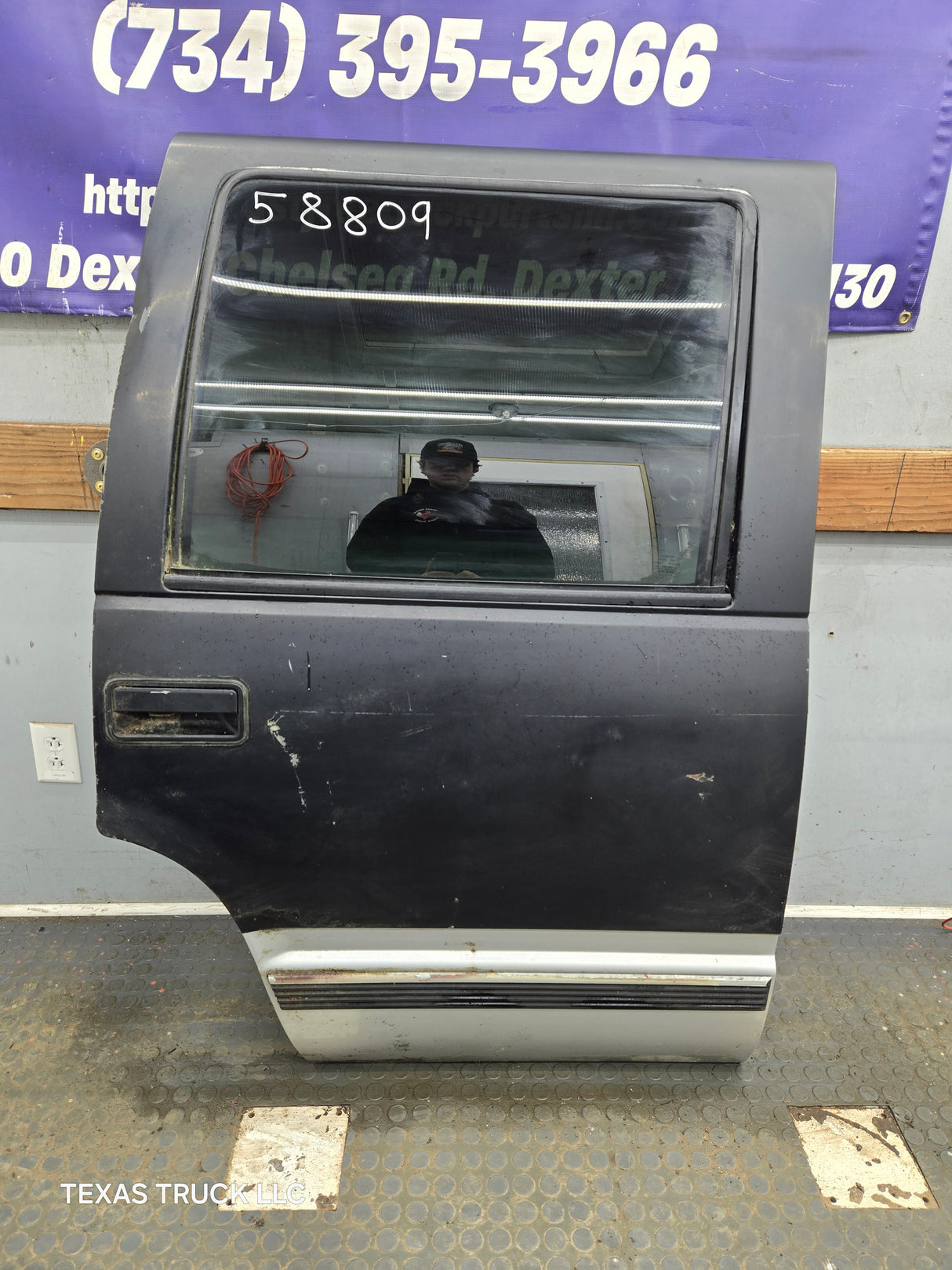 1996-1999 Chevrolet Tahoe / GMC Yukon 1500 2500HD Rear Passenger side rear door RH
