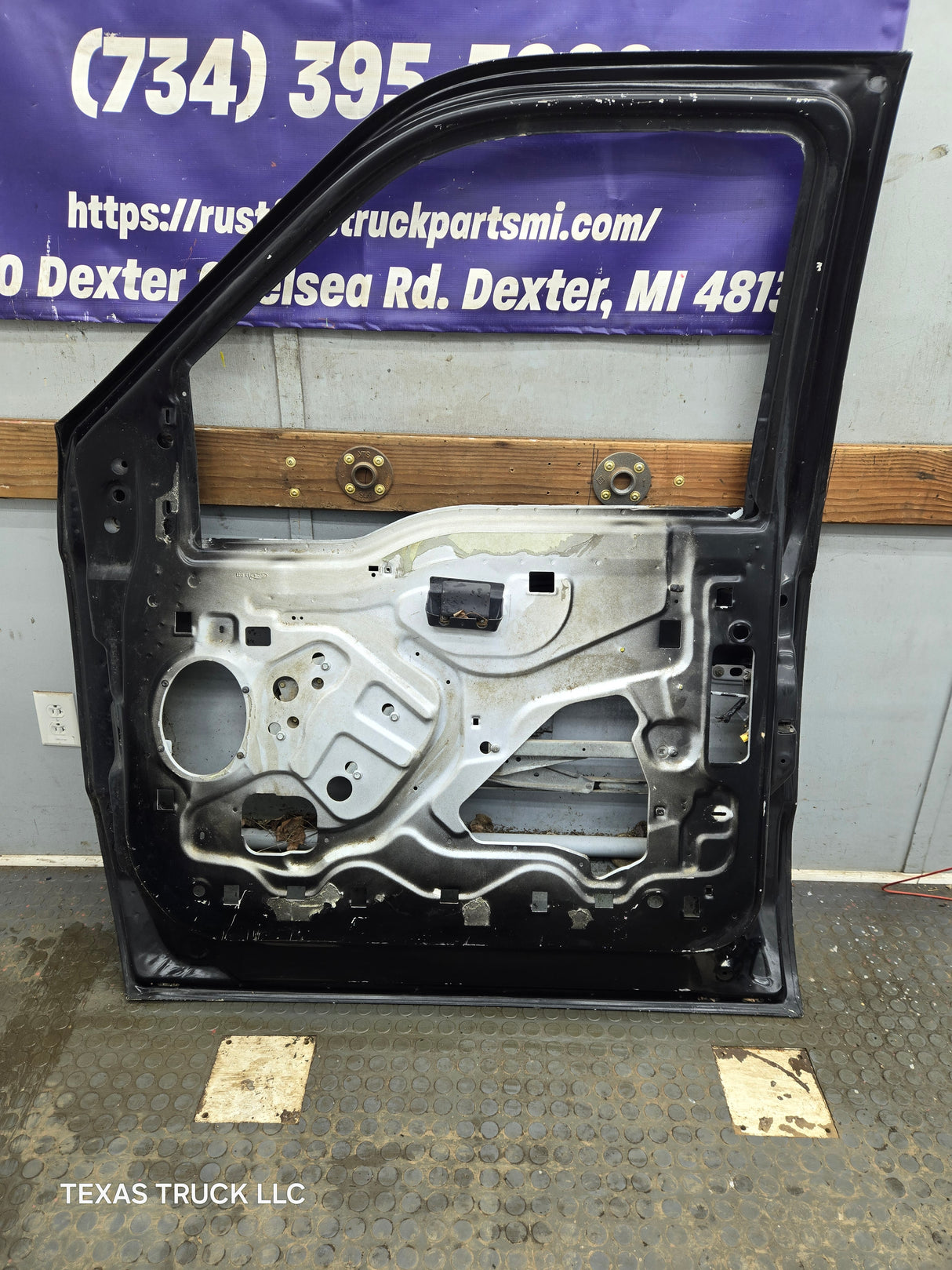 1999-2011 Ford Super Duty / Excursion Front Passenger RH Door F250 F350 F450 F550