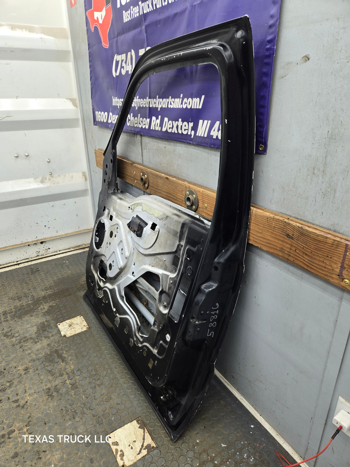 1999-2011 Ford Super Duty / Excursion Front Passenger RH Door F250 F350 F450 F550