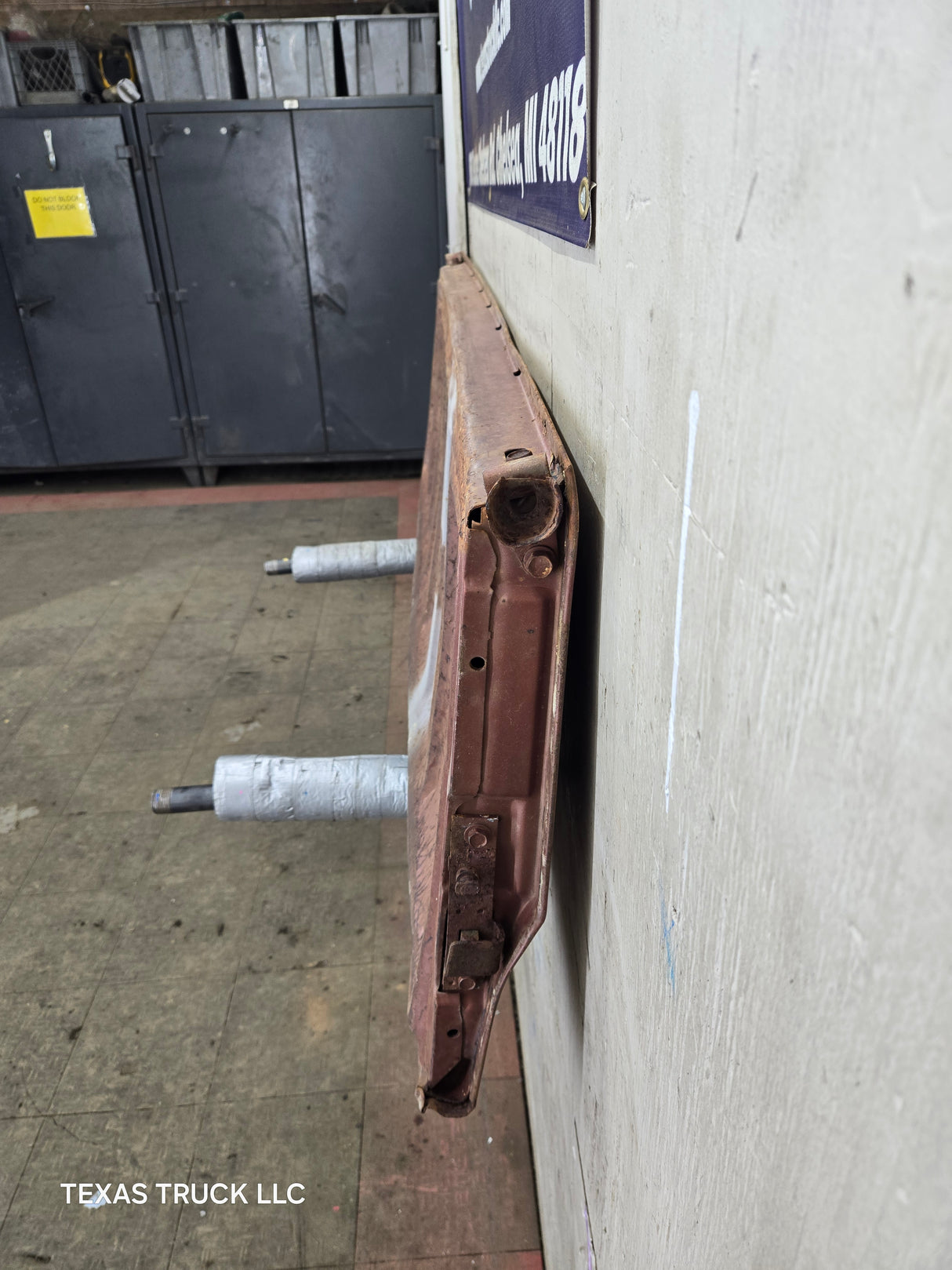 1973-1987 Chevrolet / GMC Square Body Tailgate C10 C15 C20 C25 C35 K10 K15 K20 K25 K35