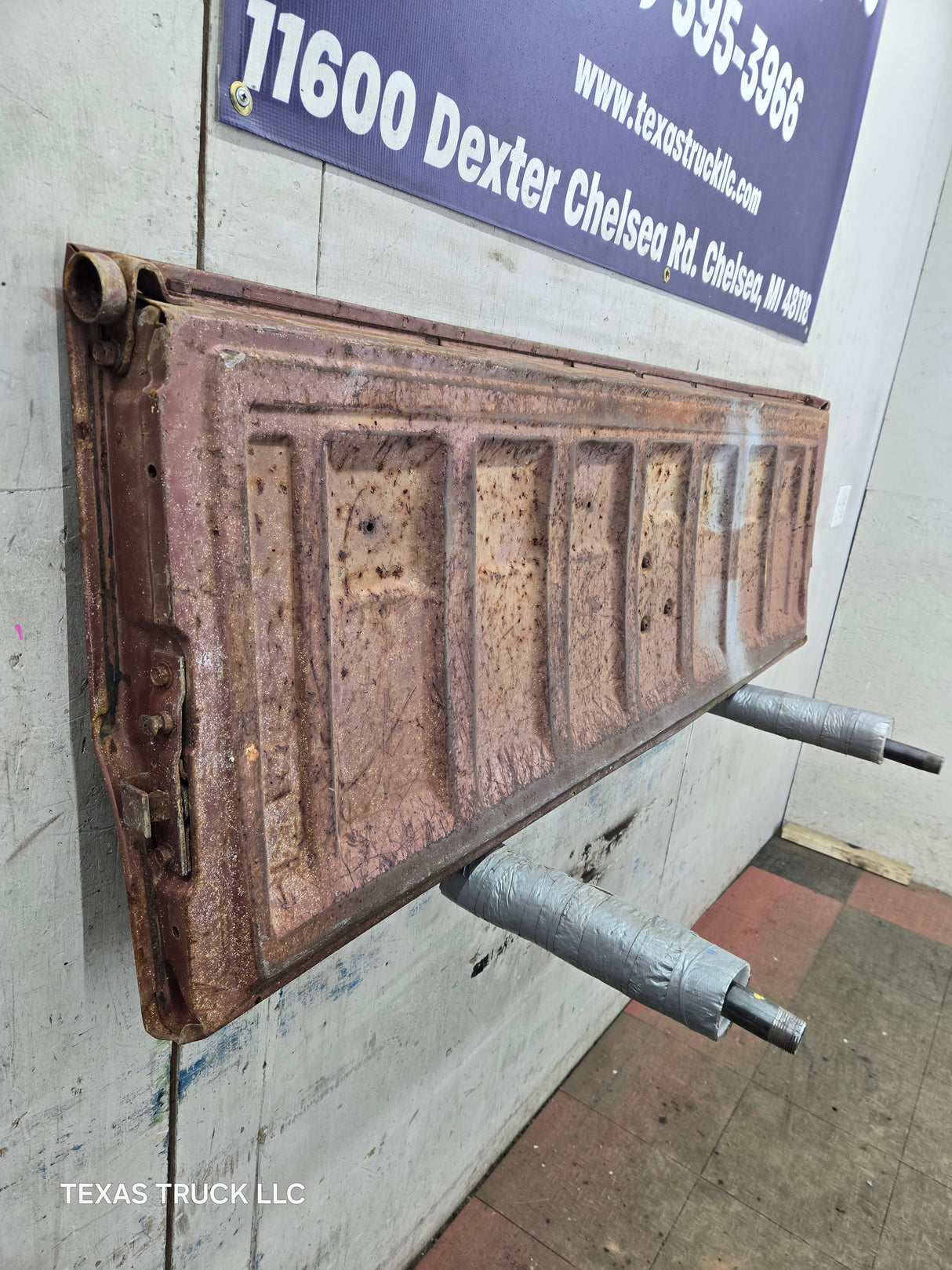 1973-1987 Chevrolet / GMC Square Body Tailgate C10 C15 C20 C25 C35 K10 K15 K20 K25 K35