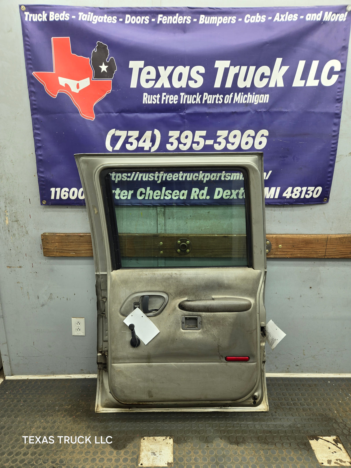 1992-2000 Chevrolet Silverado Suburban GMC Sierra K/C Series Crew Cab RH Rear Passenger Side Door