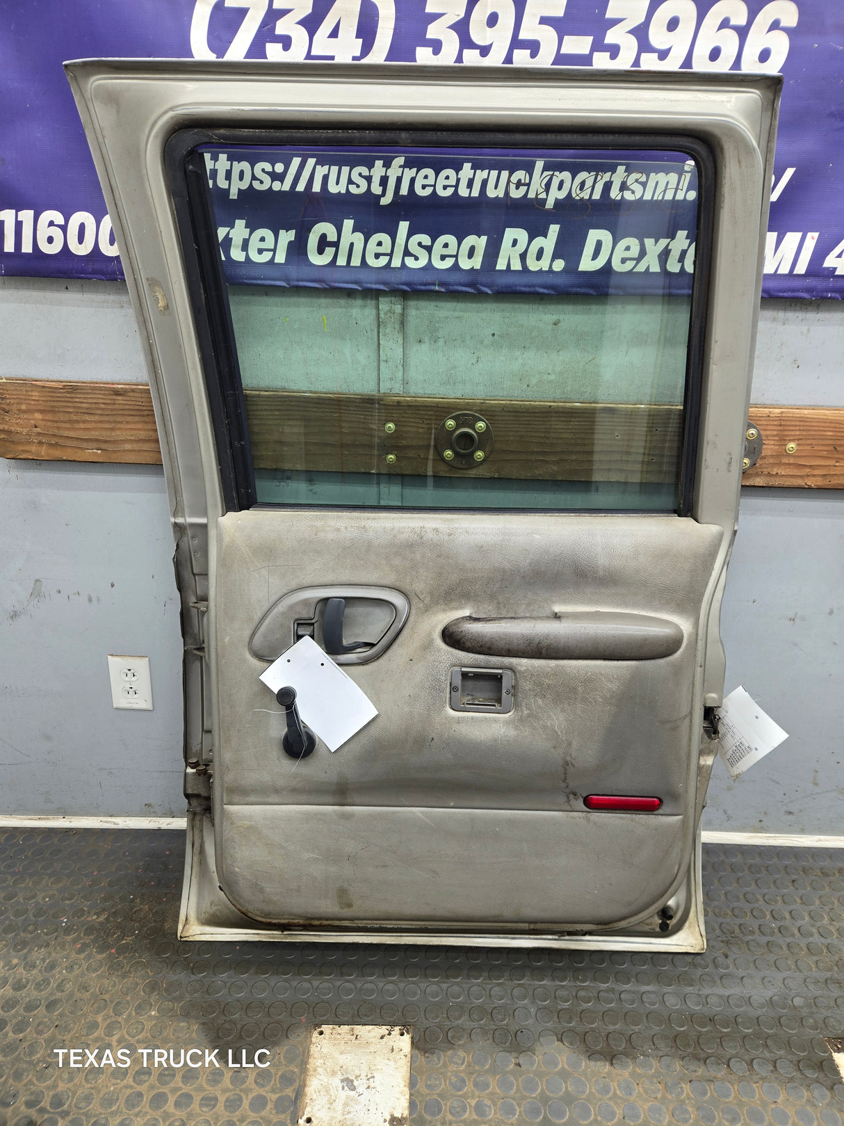1992-2000 Chevrolet Silverado Suburban GMC Sierra K/C Series Crew Cab RH Rear Passenger Side Door