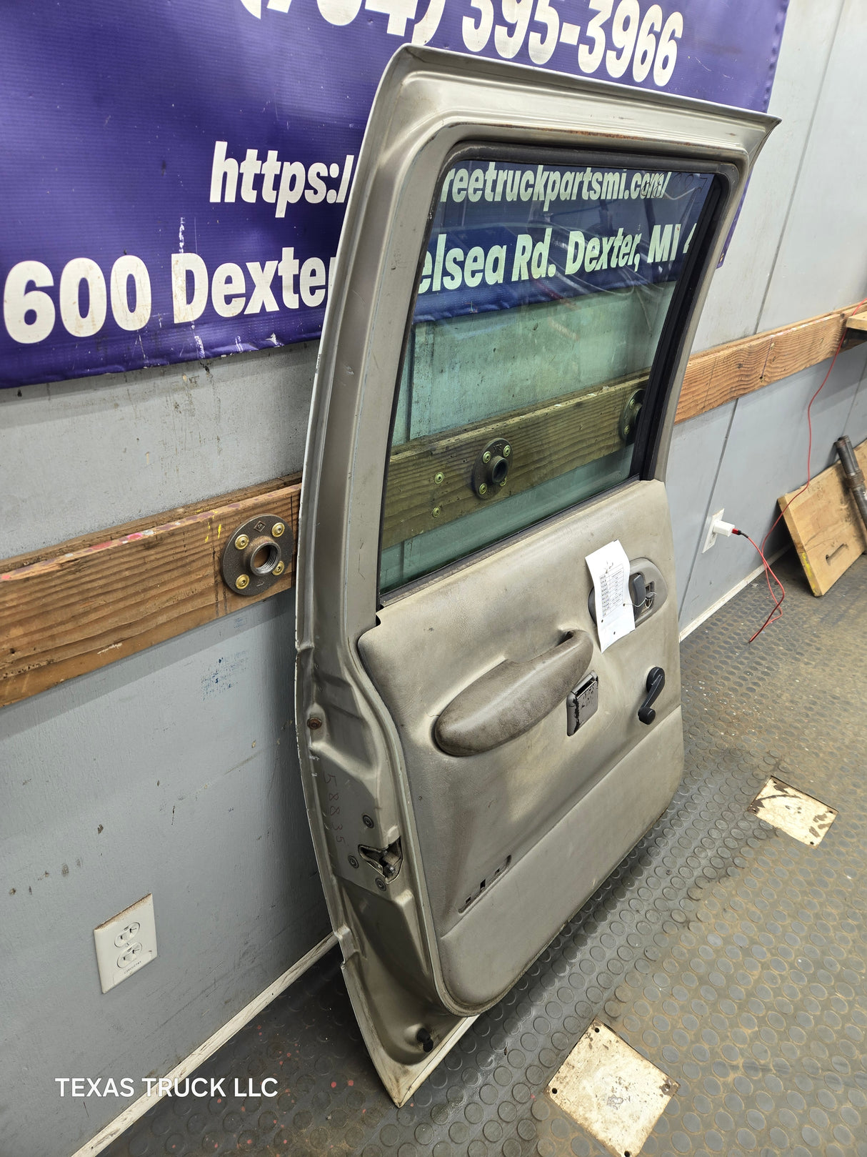 1992-2000 Chevrolet Silverado Suburban GMC Sierra K1500 K2500 K3500 Crew Cab LH Rear Driver Side Door