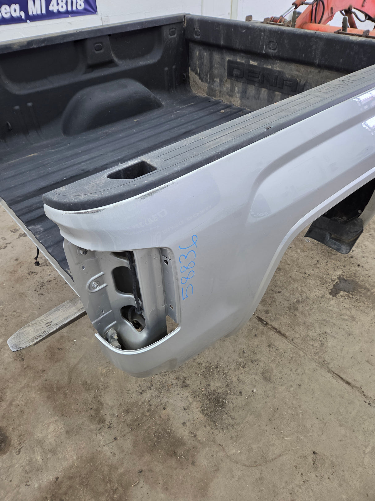 2014-2019 GMC Sierra 1500 5' 8" Short Bed