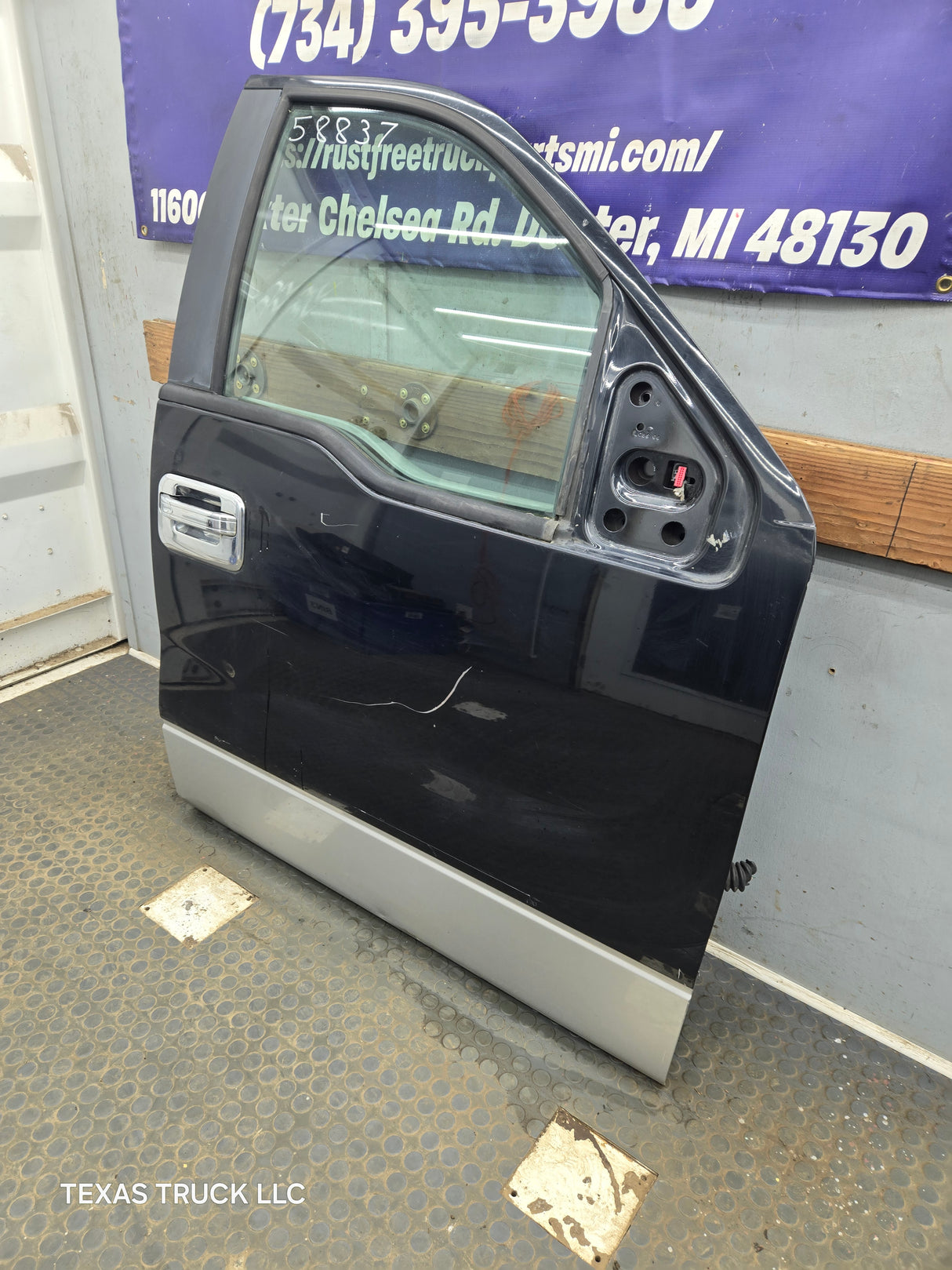 2004-2008 Ford F150 RH Passenger Front CREW Cab Door