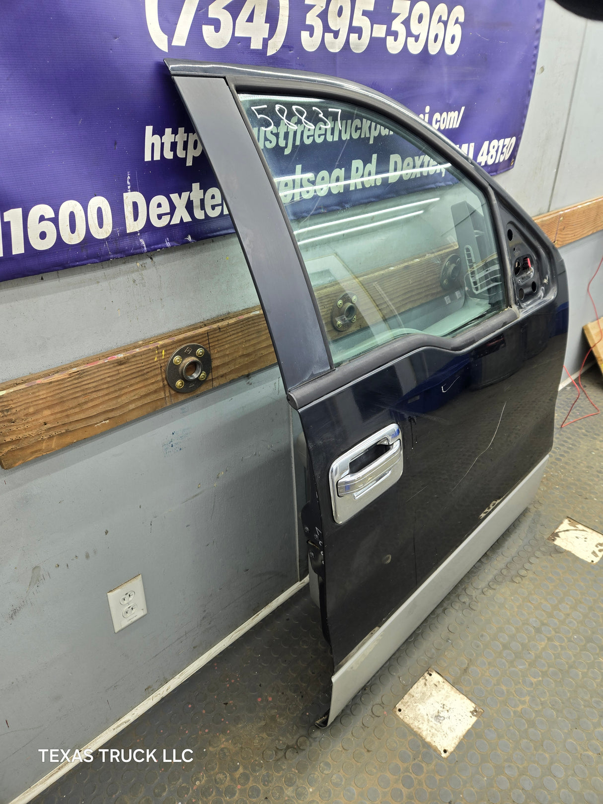 2004-2008 Ford F150 RH Passenger Front CREW Cab Door