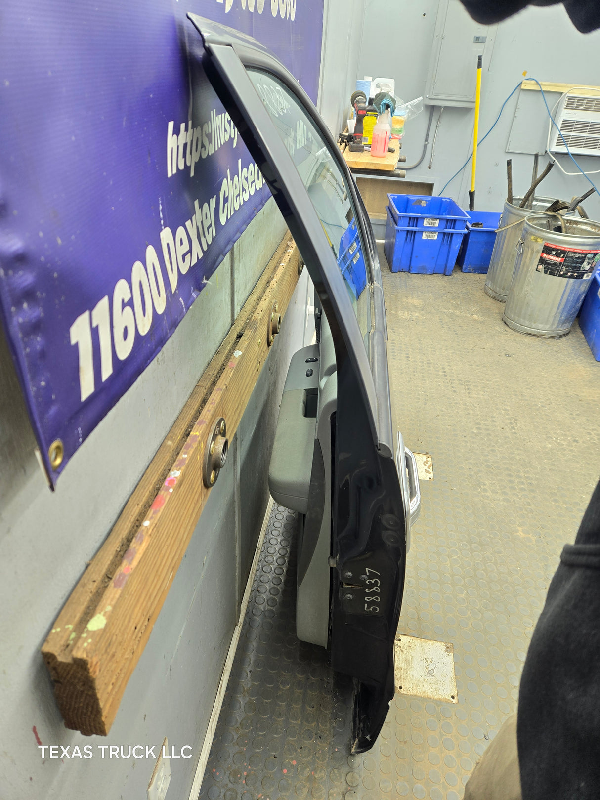 2004-2008 Ford F150 RH Passenger Front CREW Cab Door