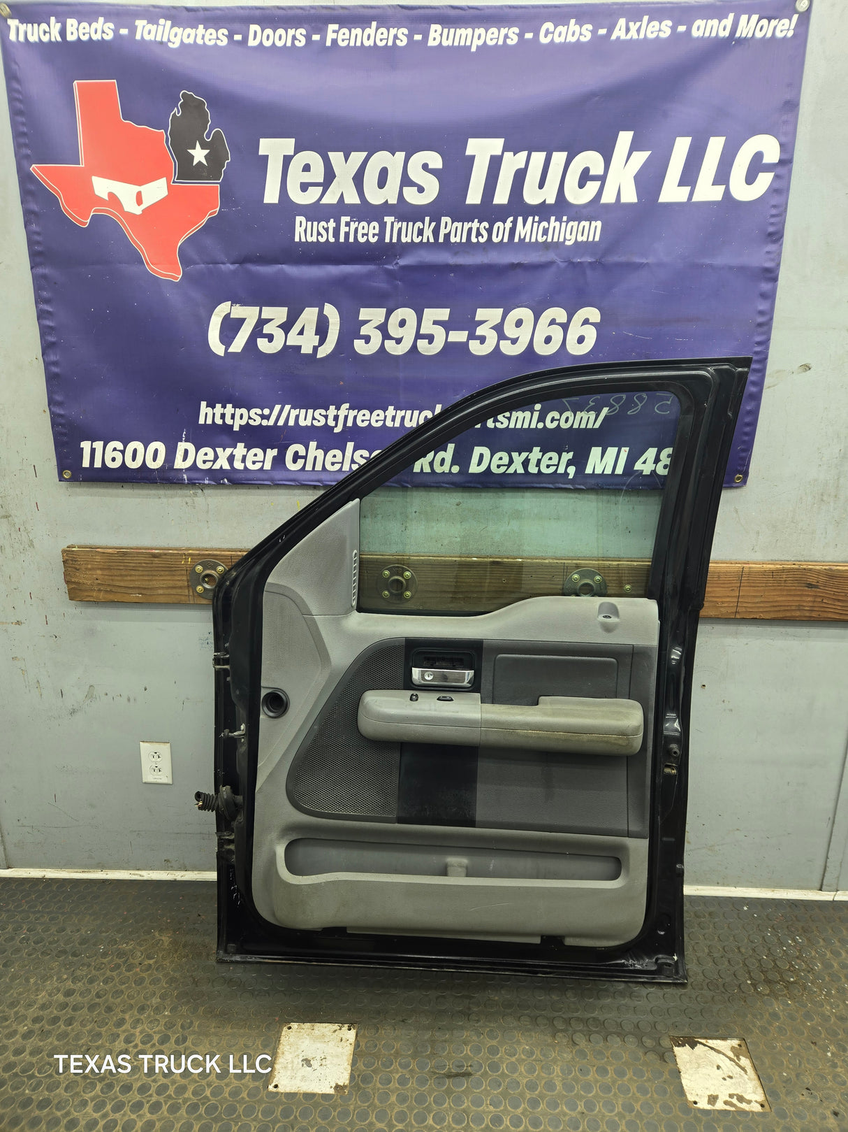 2004-2008 Ford F150 RH Passenger Front CREW Cab Door