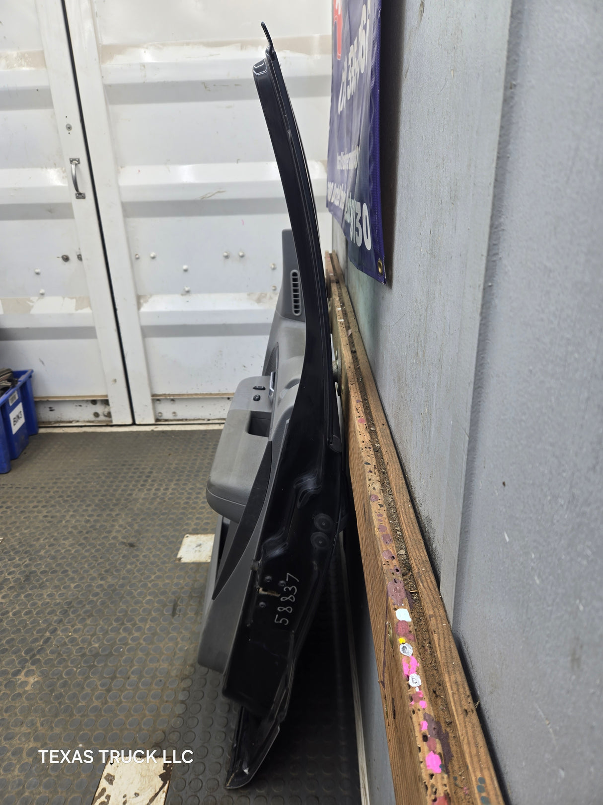 2004-2008 Ford F150 RH Passenger Front CREW Cab Door