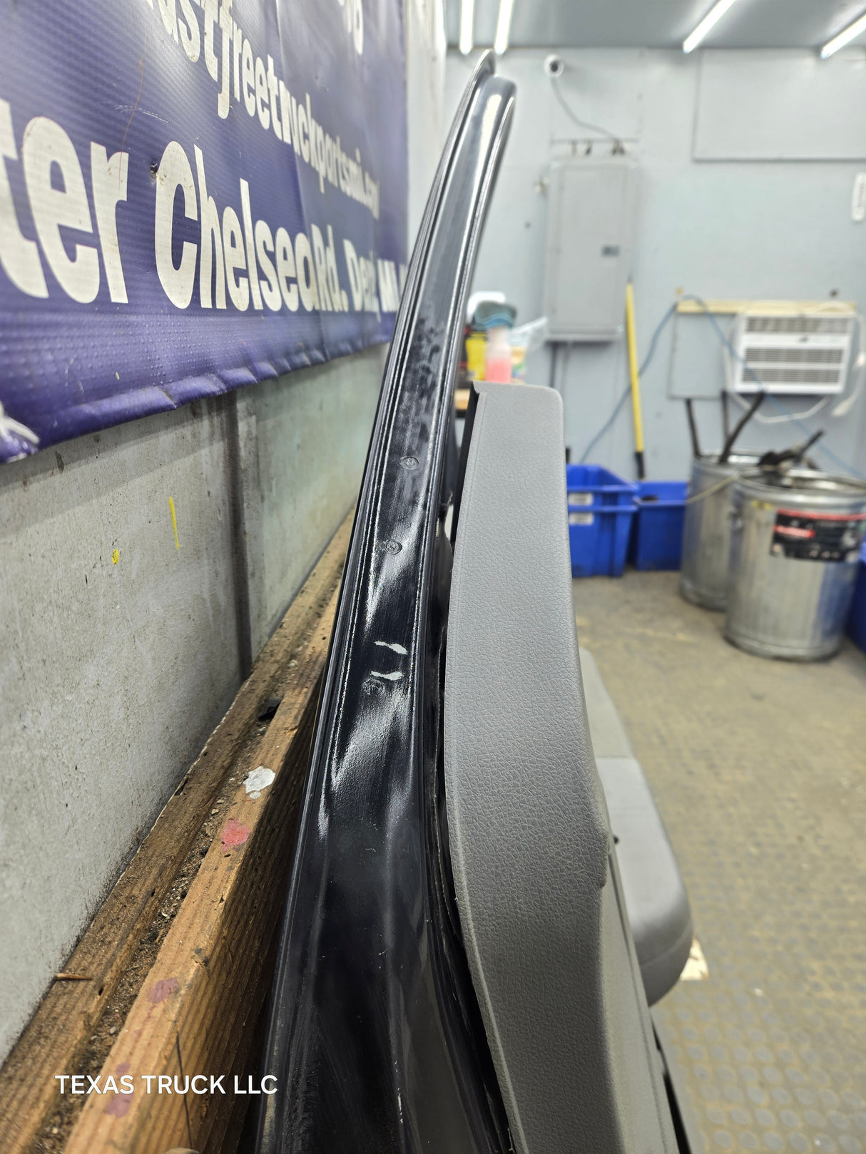 2004-2008 Ford F150 RH Passenger Front CREW Cab Door