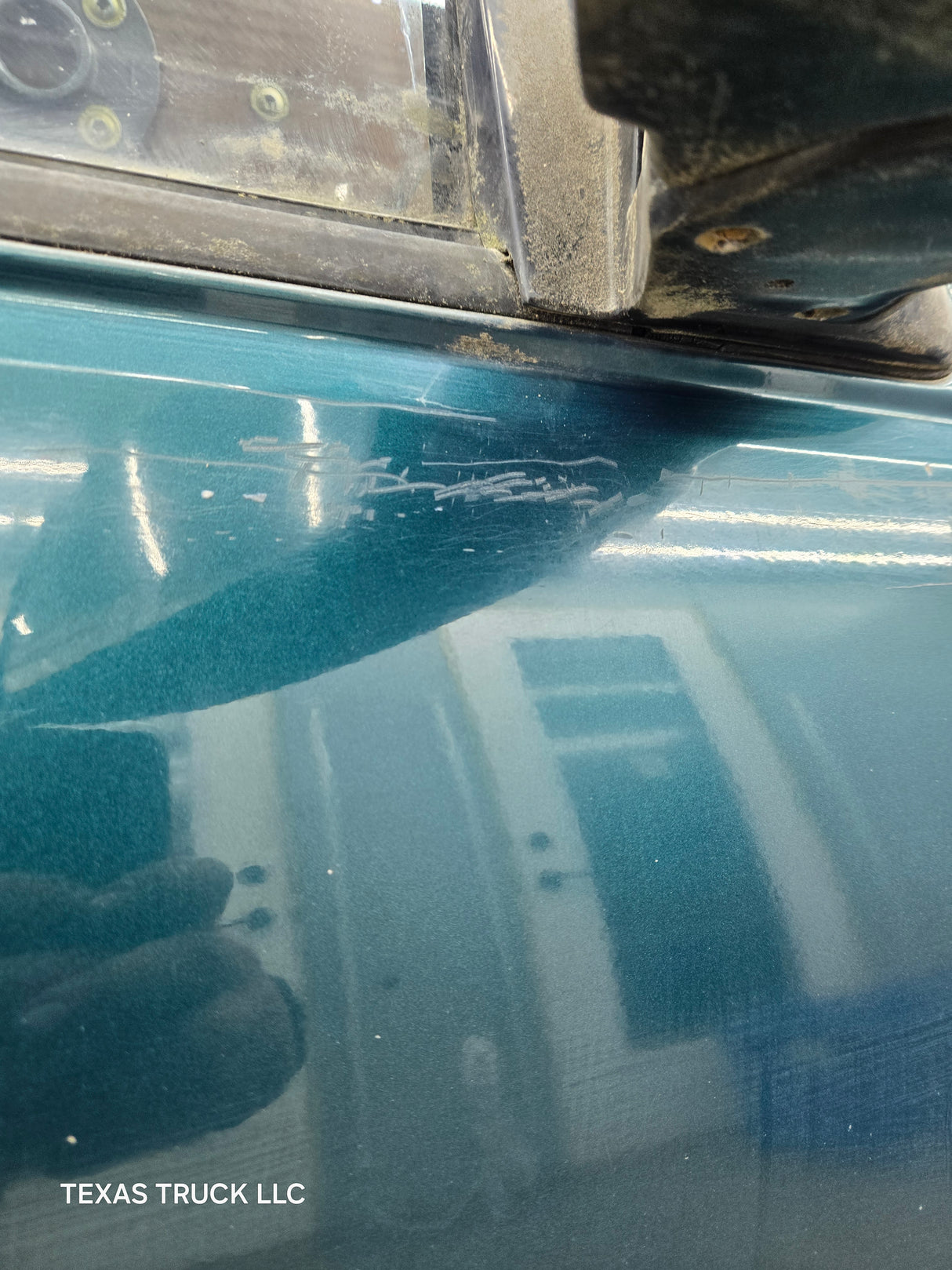 1988-2000 Chevrolet Silverado Suburban GMC Sierra RH Front Passenger Side Door