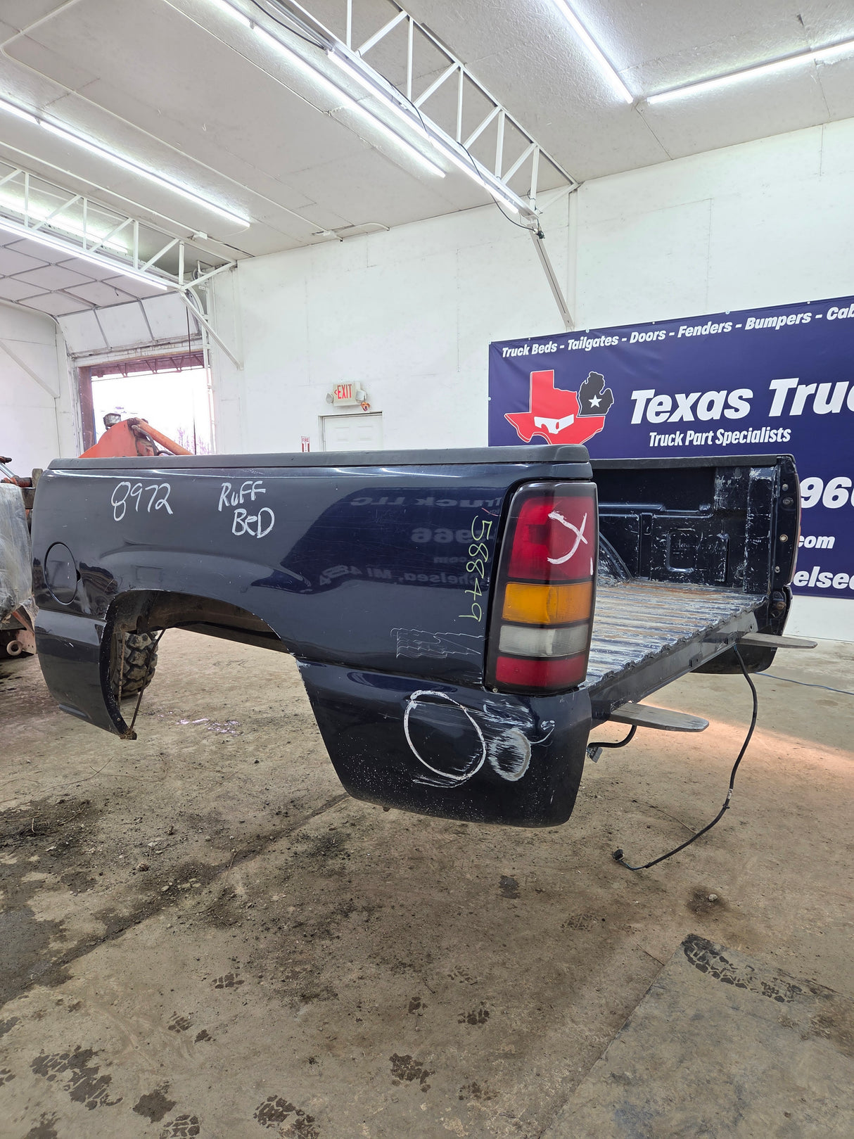 1999-2007 Chevrolet Silverado / GMC Sierra 1500 5' 8" Short Truck Bed