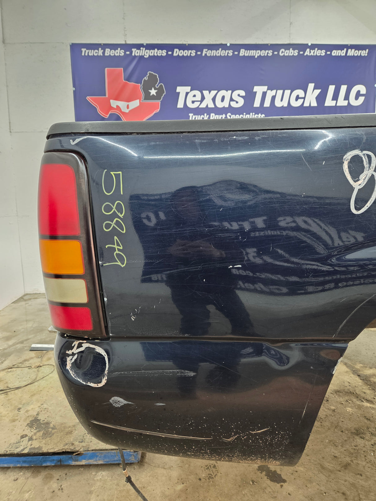 1999-2007 Chevrolet Silverado / GMC Sierra 1500 5' 8" Short Truck Bed