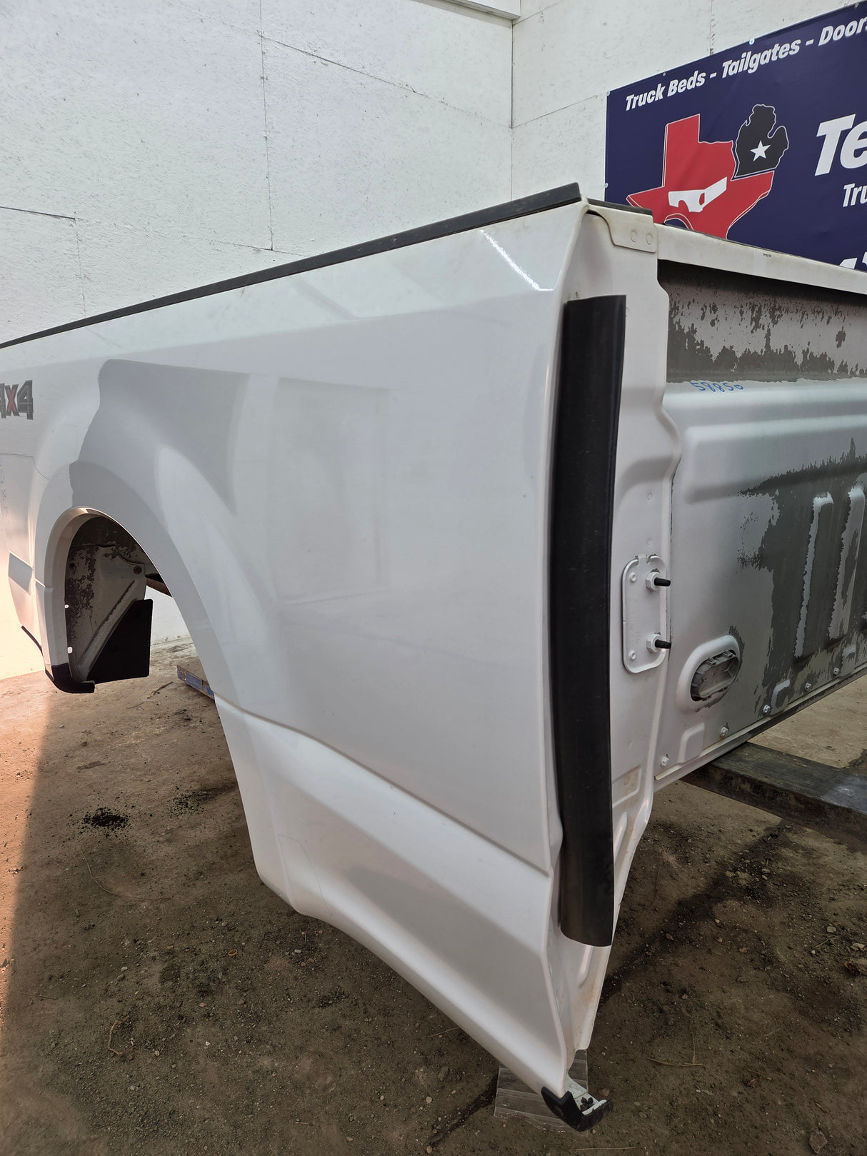 2017-2022 Ford F250 F350 Super Duty 6' 9" Short Truck Bed