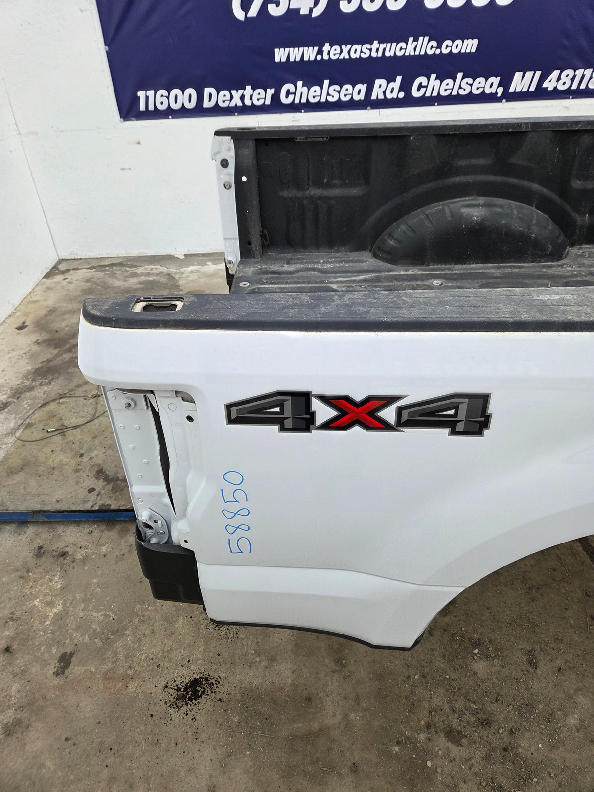 2017-2022 Ford F250 F350 Super Duty 6' 9" Short Truck Bed