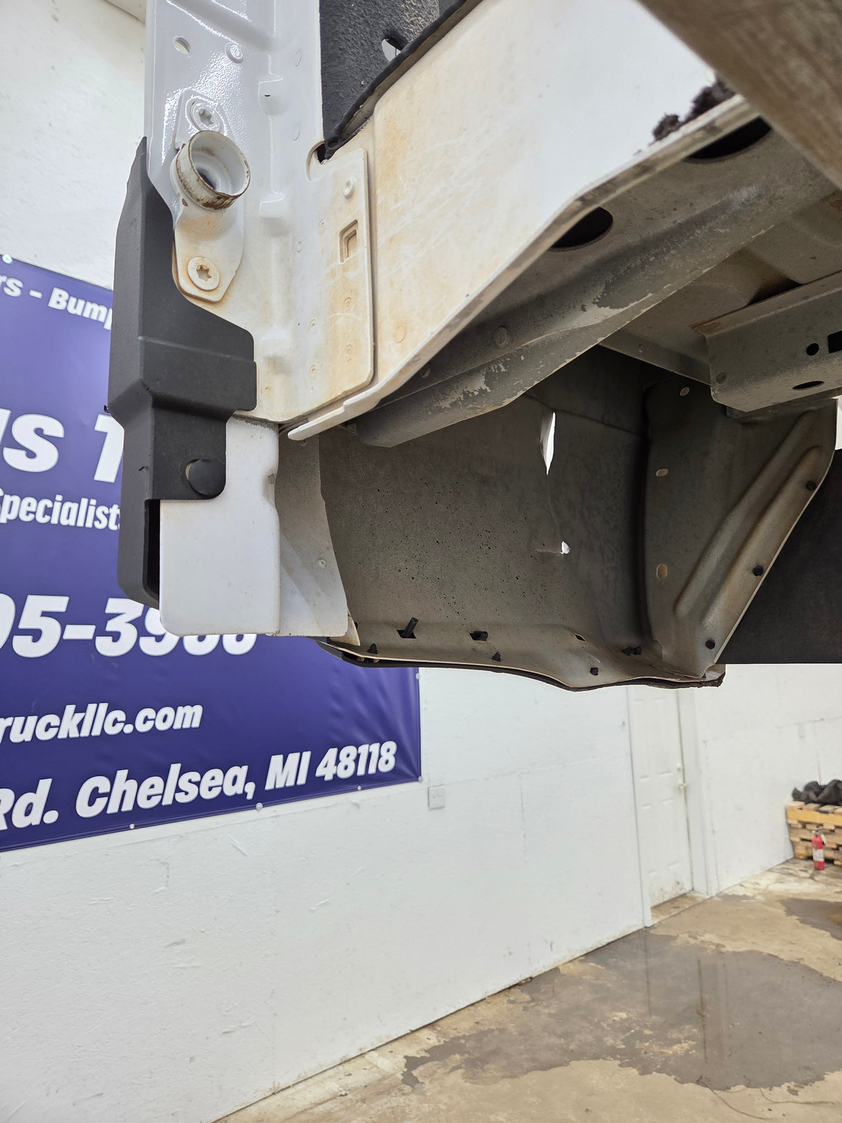 2017-2022 Ford F250 F350 Super Duty 6' 9" Short Truck Bed