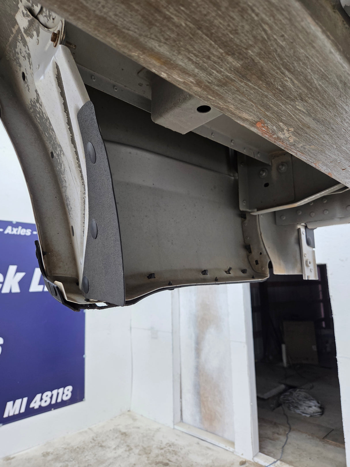 2017-2022 Ford F250 F350 Super Duty 6' 9" Short Truck Bed