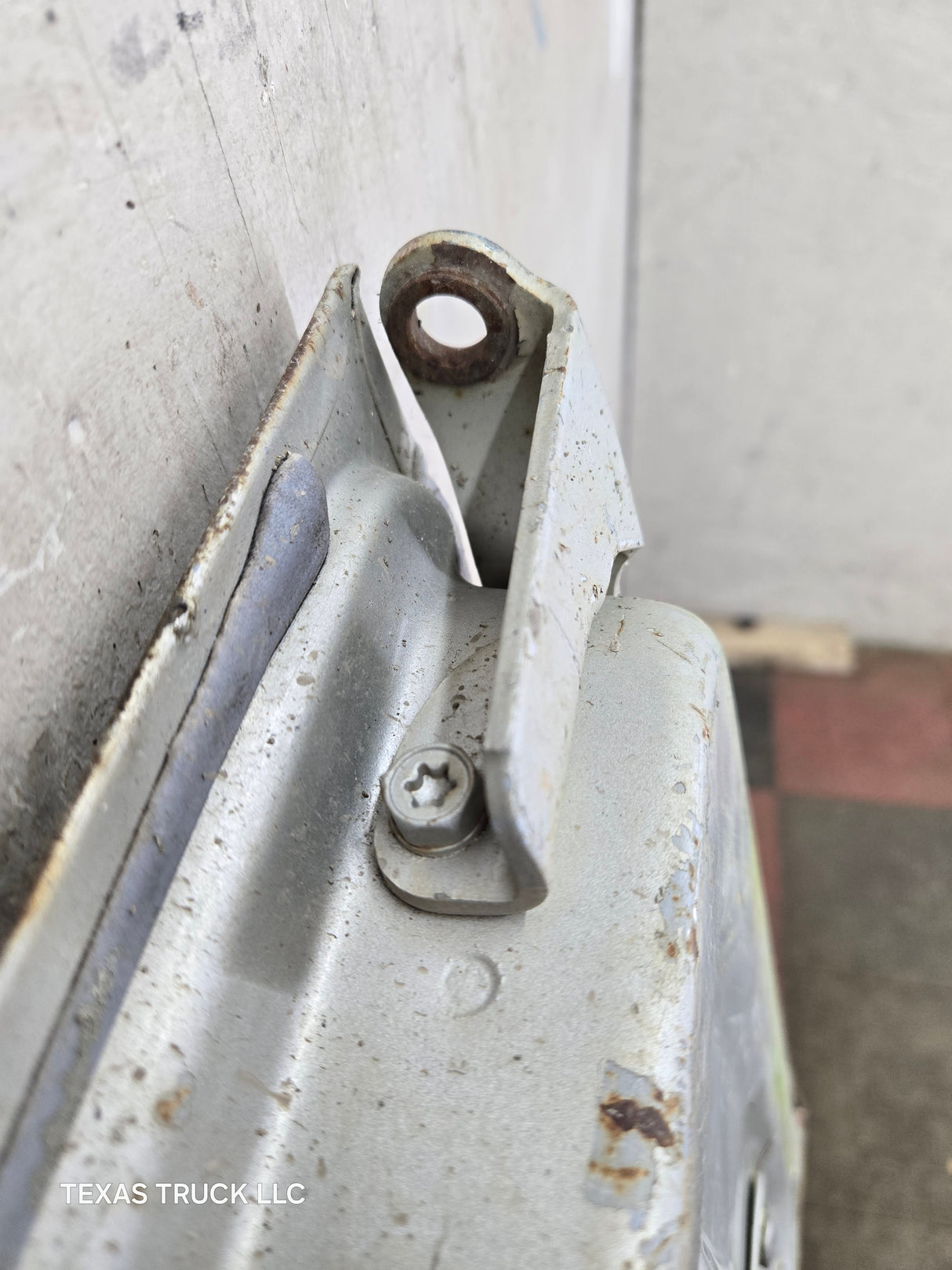 1995-2004 Toyota Tacoma Tailgate - Silver