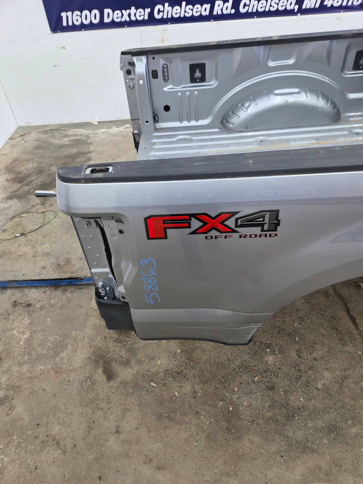 2017-2022 Ford F250 F350 Super Duty 6' 9" Short Truck Bed