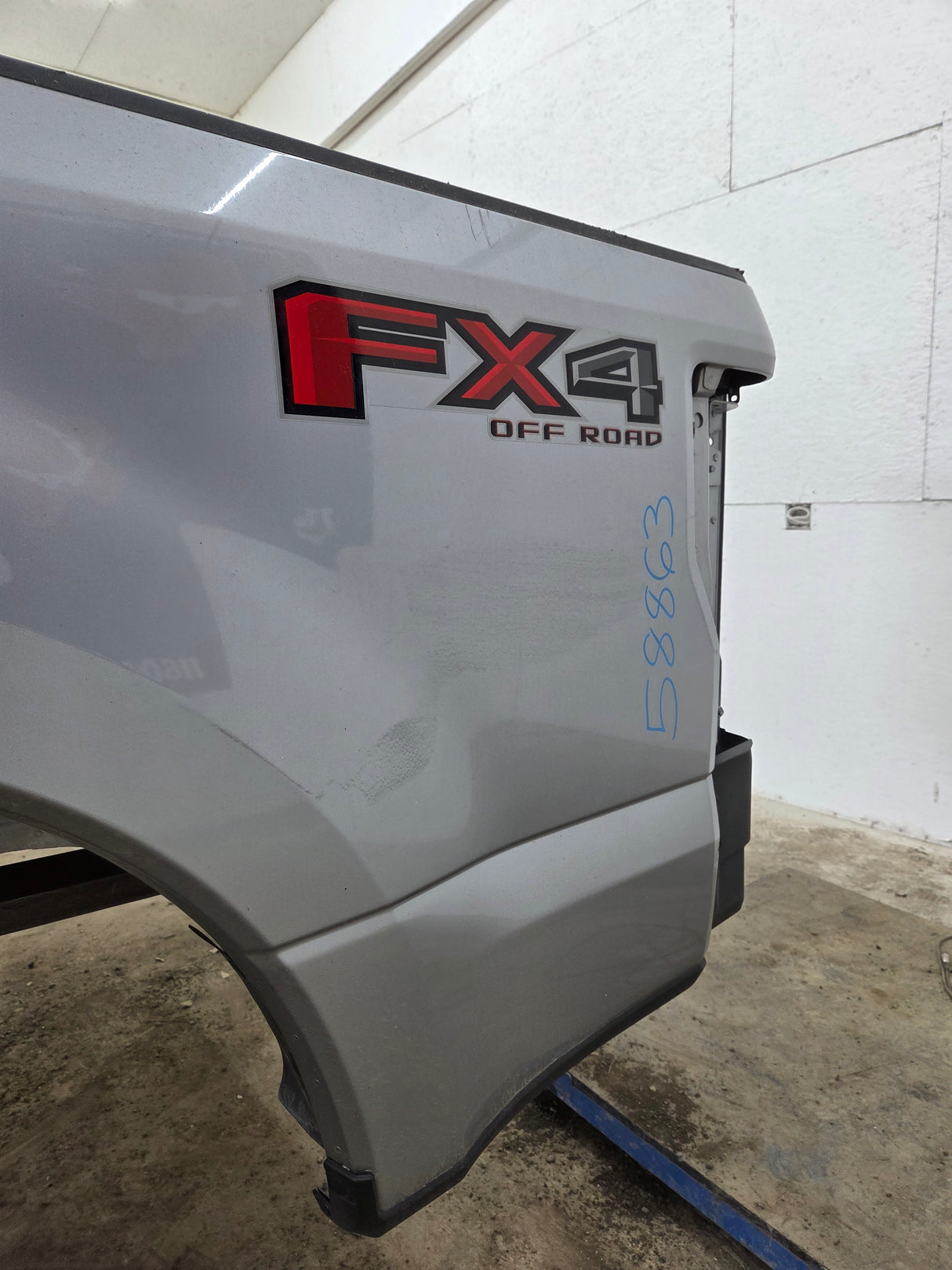2017-2022 Ford F250 F350 Super Duty 6' 9" Short Truck Bed