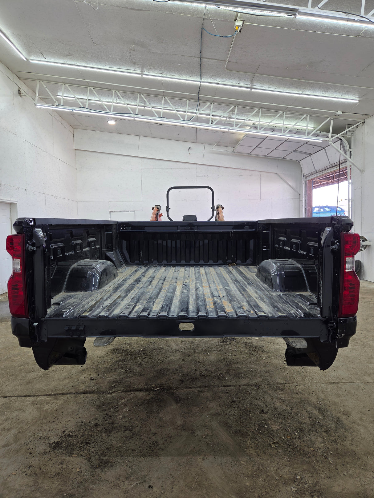 2019-2025 Chevrolet Silverado 2500 3500 HD 6' 6" Short Truck Bed - Dark Blue
