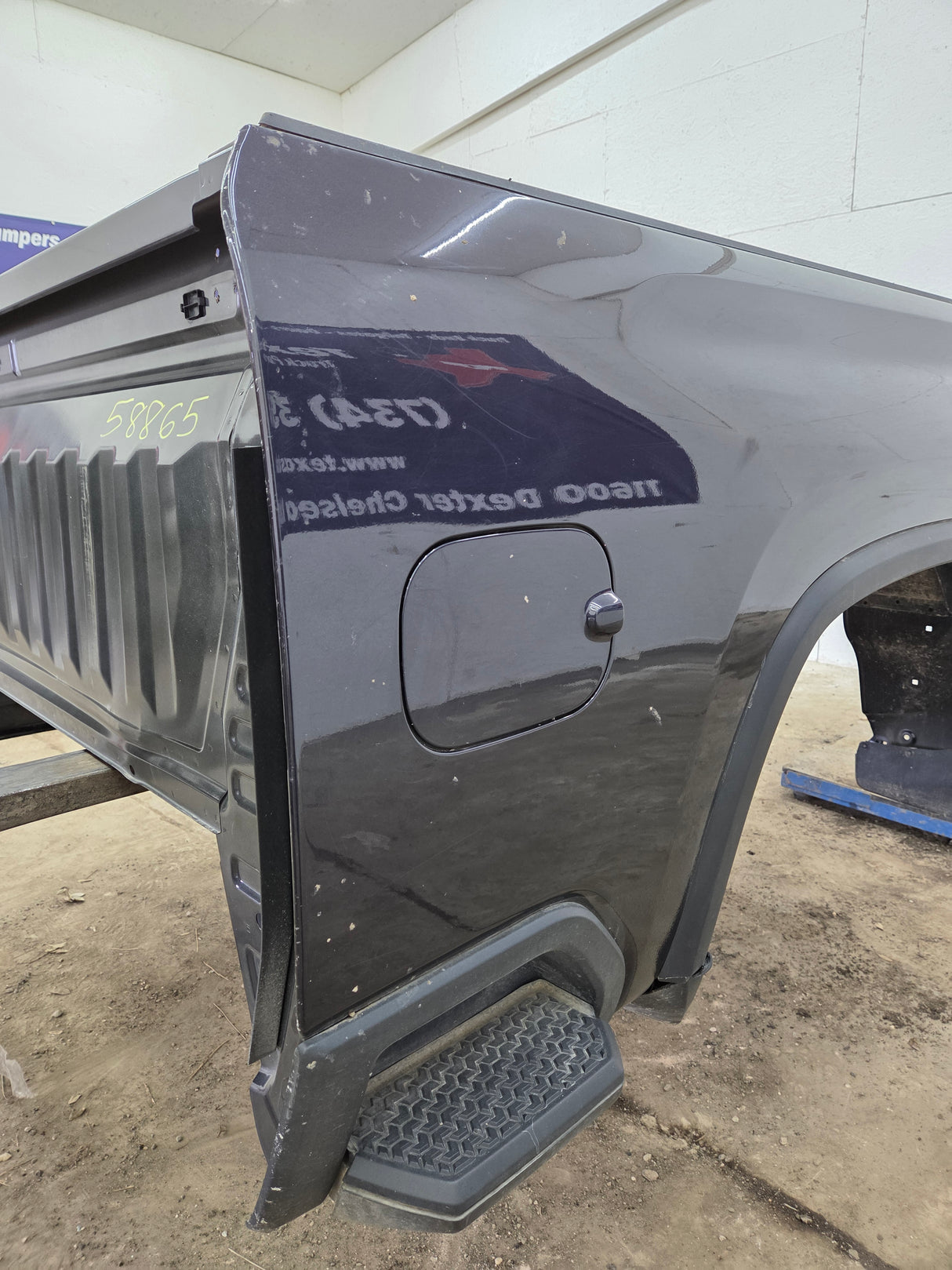 2019-2025 Chevrolet Silverado 2500 3500 HD 6' 6" Short Truck Bed - Dark Blue