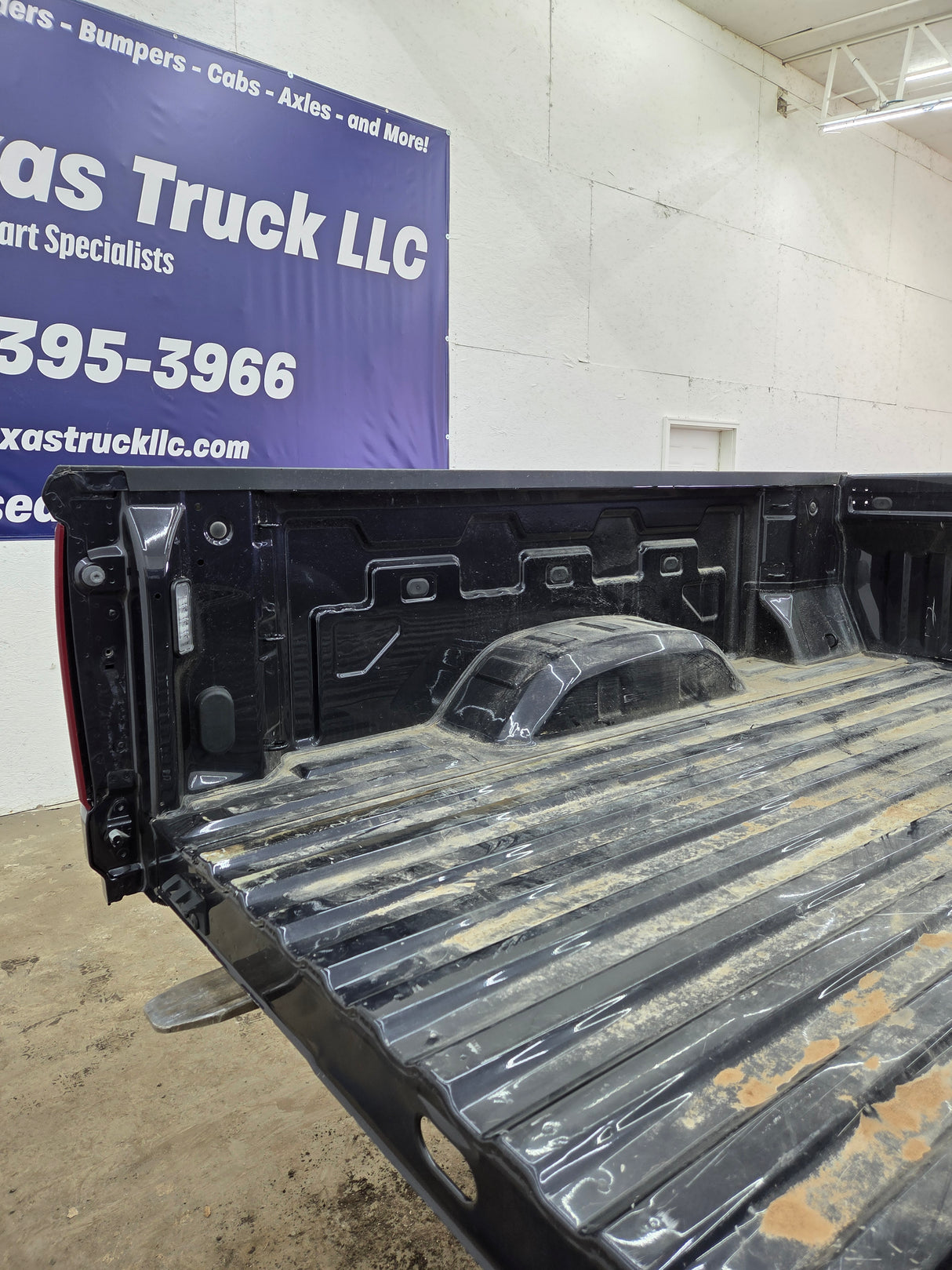 2019-2025 Chevrolet Silverado 2500 3500 HD 6' 6" Short Truck Bed - Dark Blue