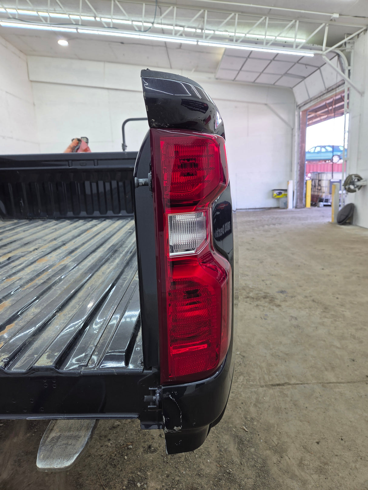 2019-2025 Chevrolet Silverado 2500 3500 HD 6' 6" Short Truck Bed - Dark Blue