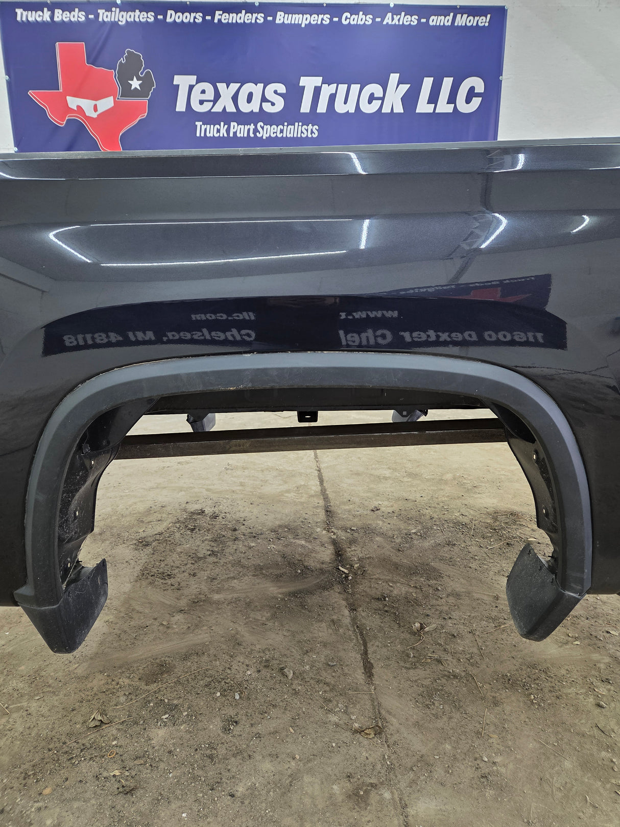 2019-2025 Chevrolet Silverado 2500 3500 HD 6' 6" Short Truck Bed - Dark Blue