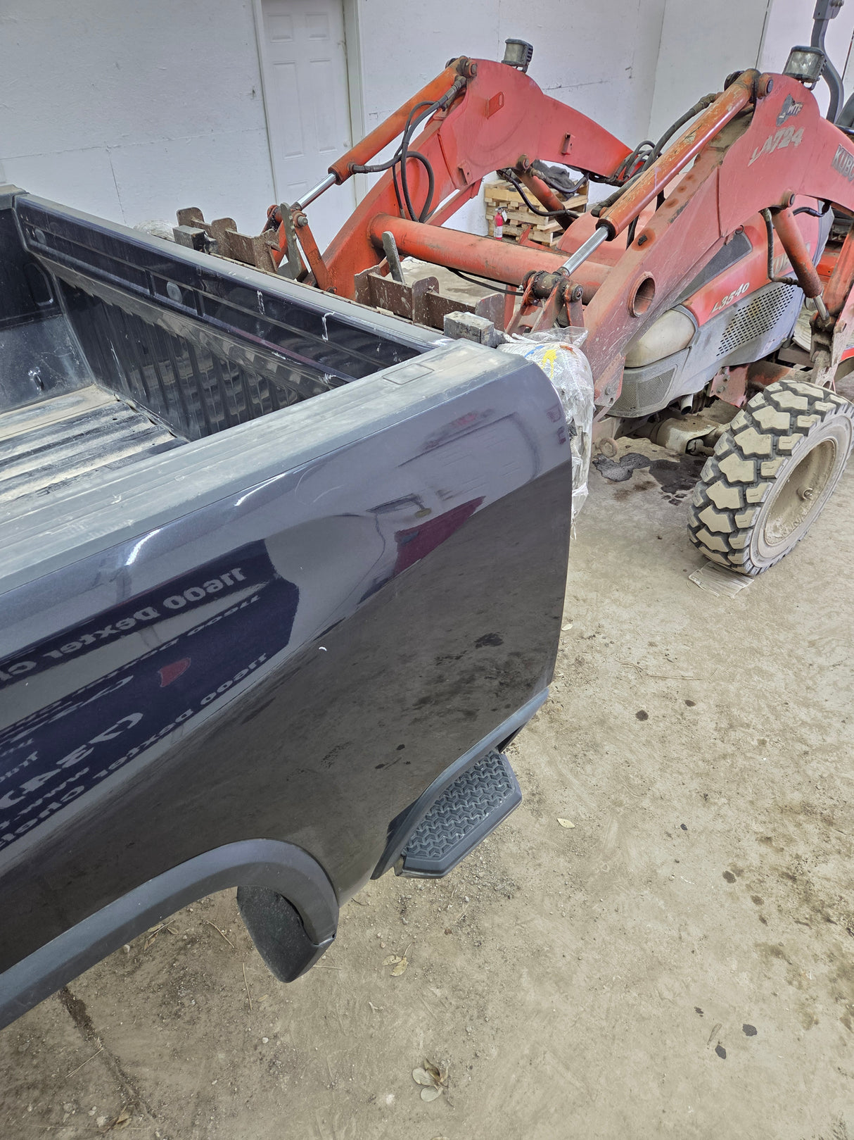 2019-2025 Chevrolet Silverado 2500 3500 HD 6' 6" Short Truck Bed - Dark Blue