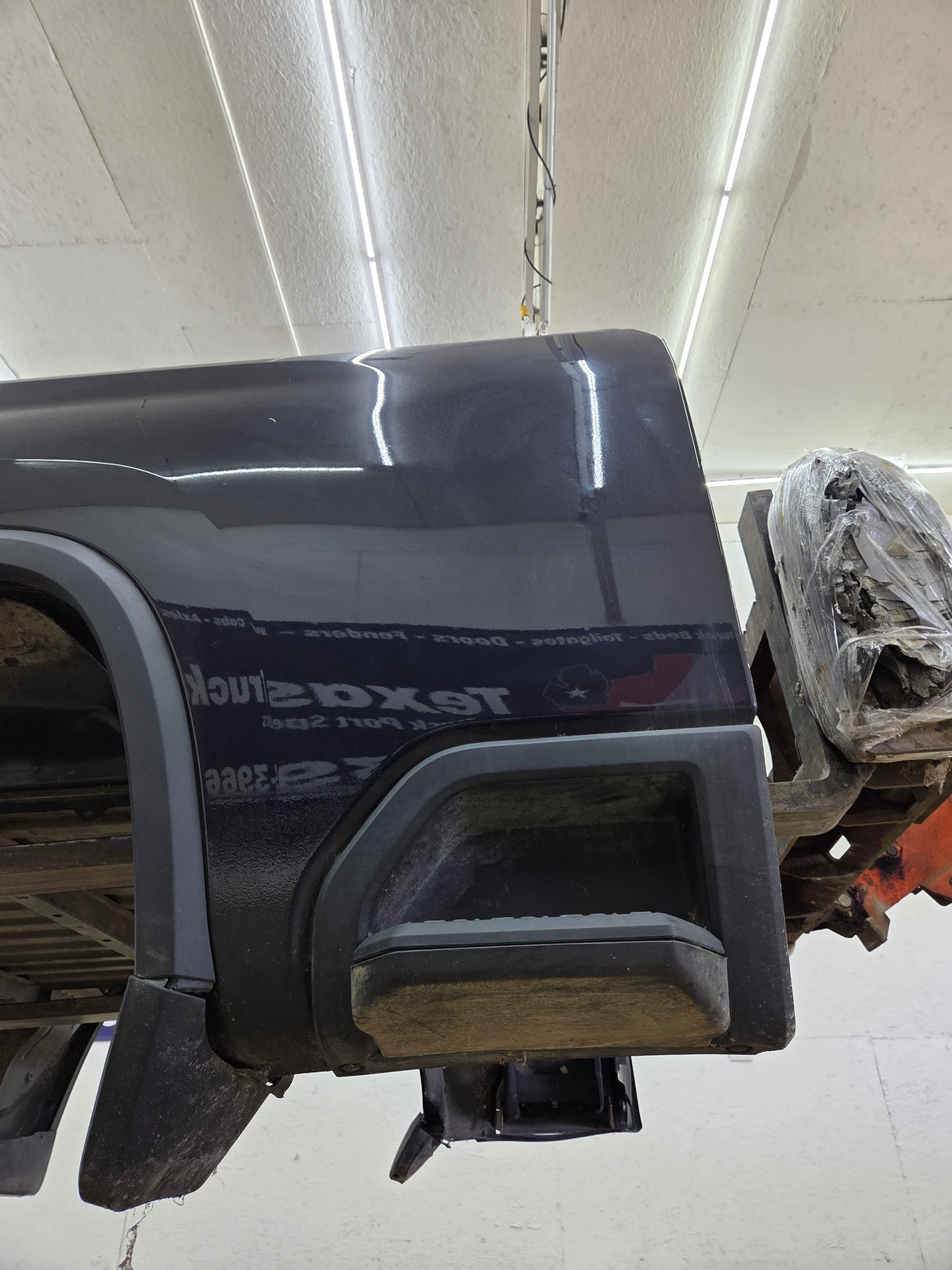 2019-2025 Chevrolet Silverado 2500 3500 HD 6' 6" Short Truck Bed - Dark Blue