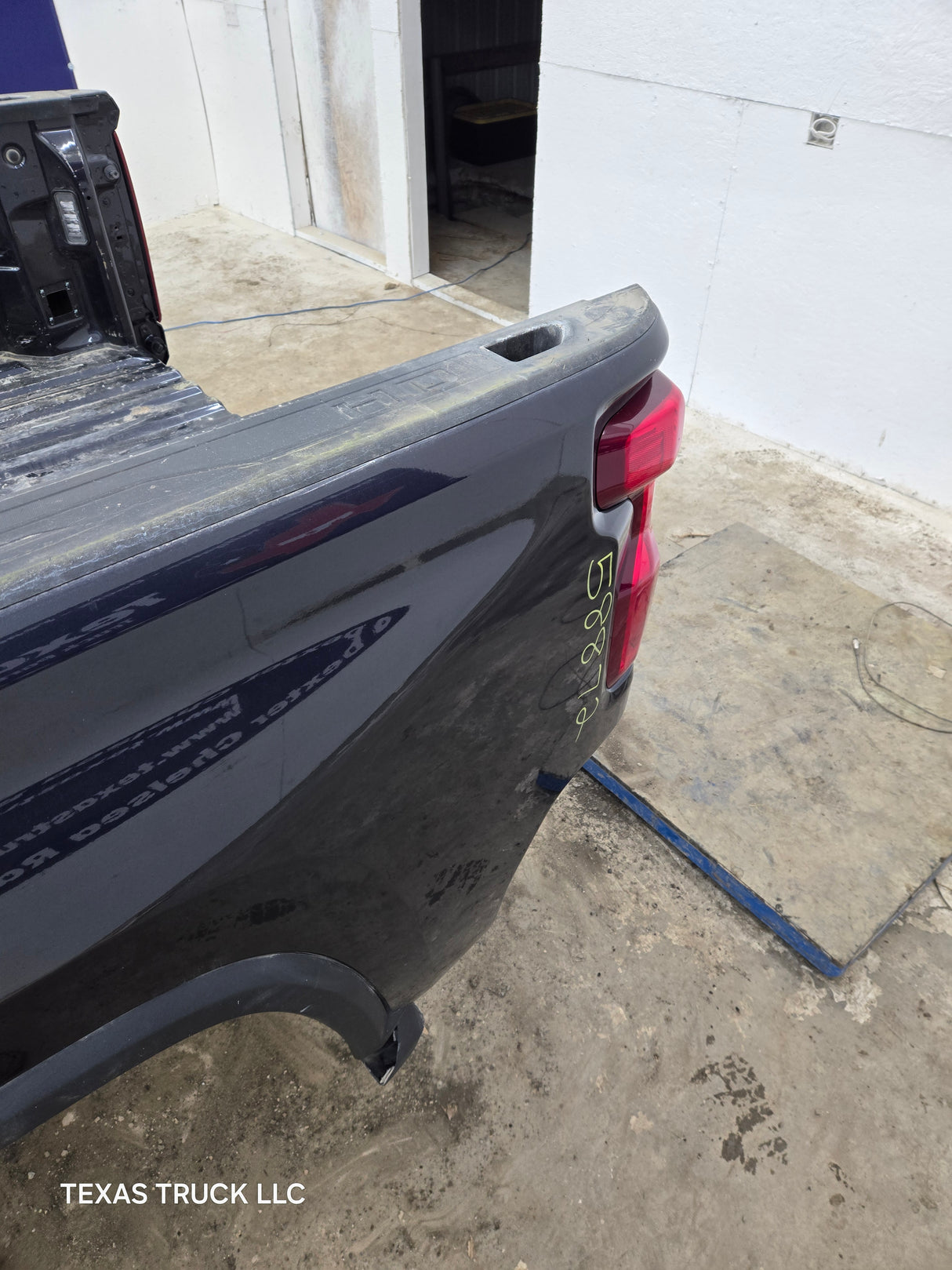 2019-2025 Chevrolet Silverado 2500 3500 HD 6' 6" Short Truck Bed