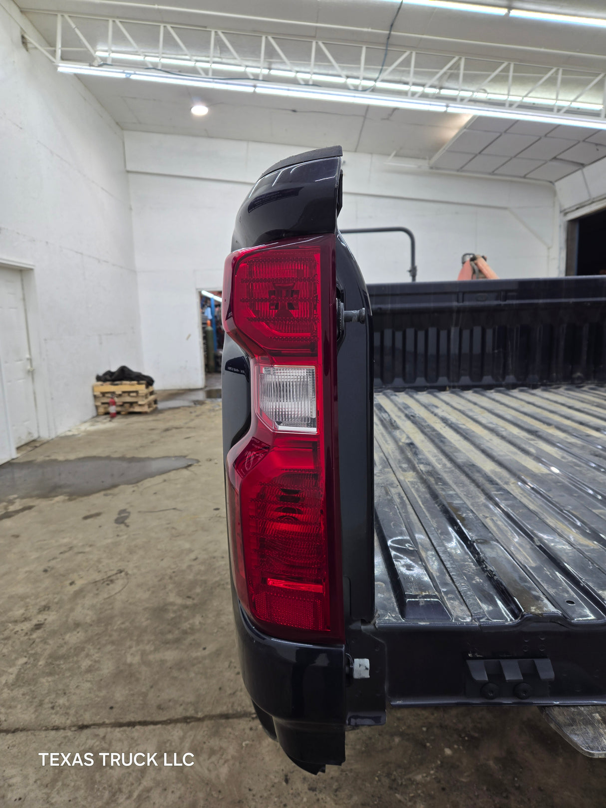 2019-2025 Chevrolet Silverado 2500 3500 HD 6' 6" Short Truck Bed