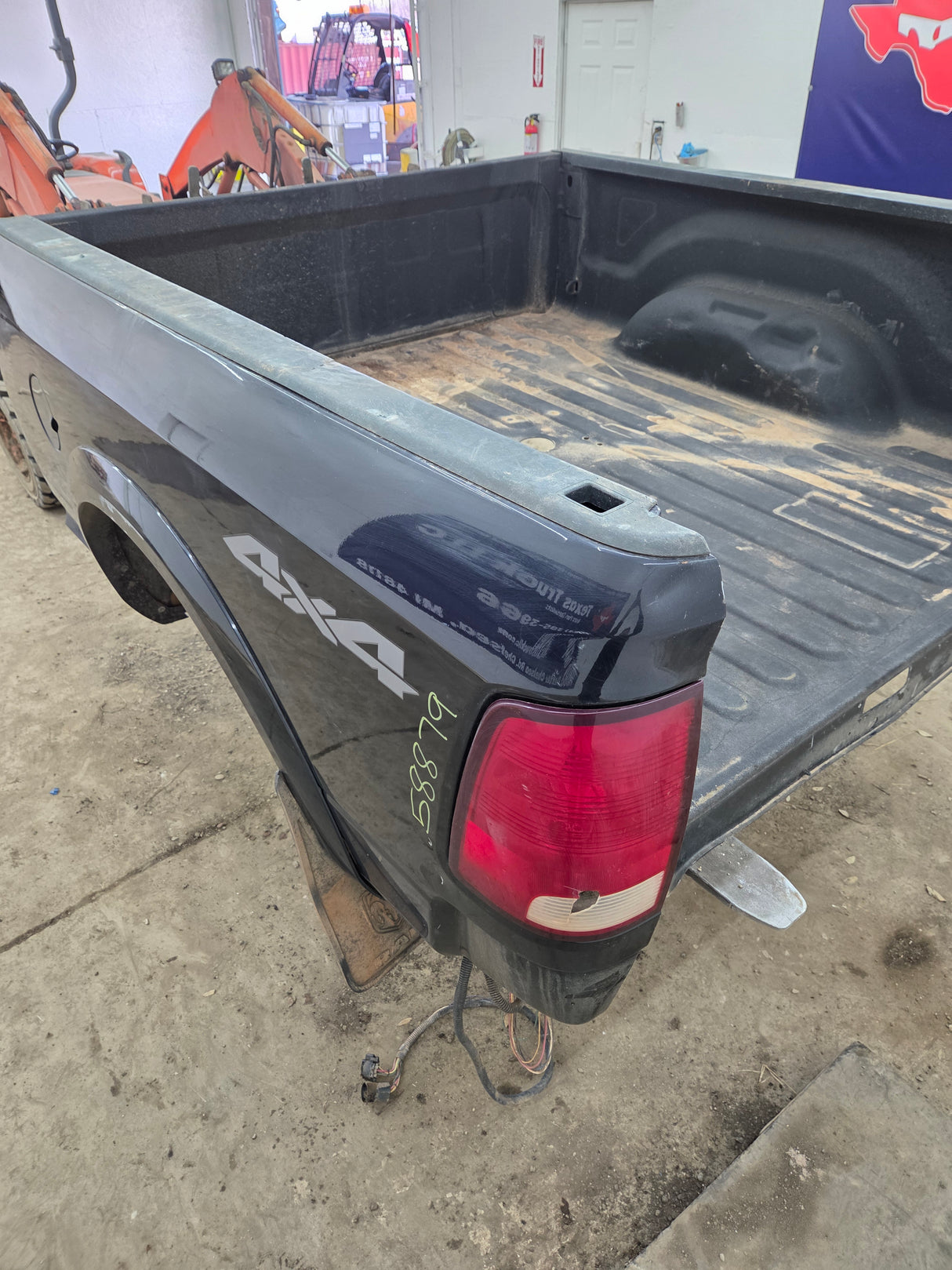 2009-2018 Dodge Ram 4th Gen 1500 2500 3500 6' 4" Short Truck Bed