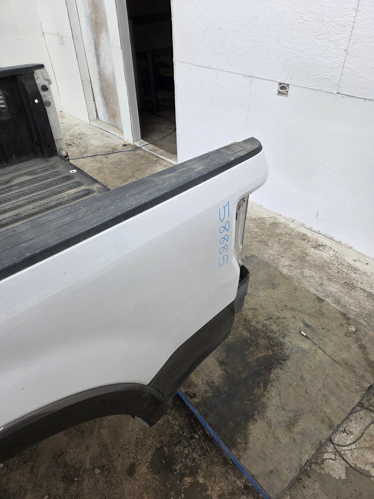 2017-2022 Ford F250 F350 Super Duty 6' 9" Short Truck Bed