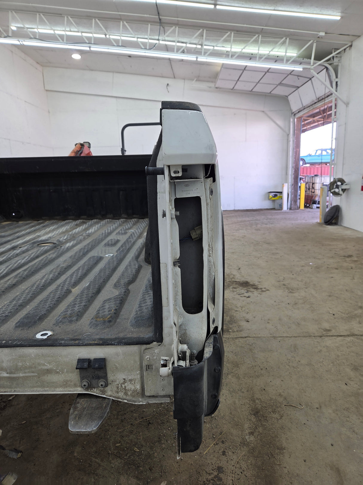 2017-2022 Ford F250 F350 Super Duty 6' 9" Short Truck Bed