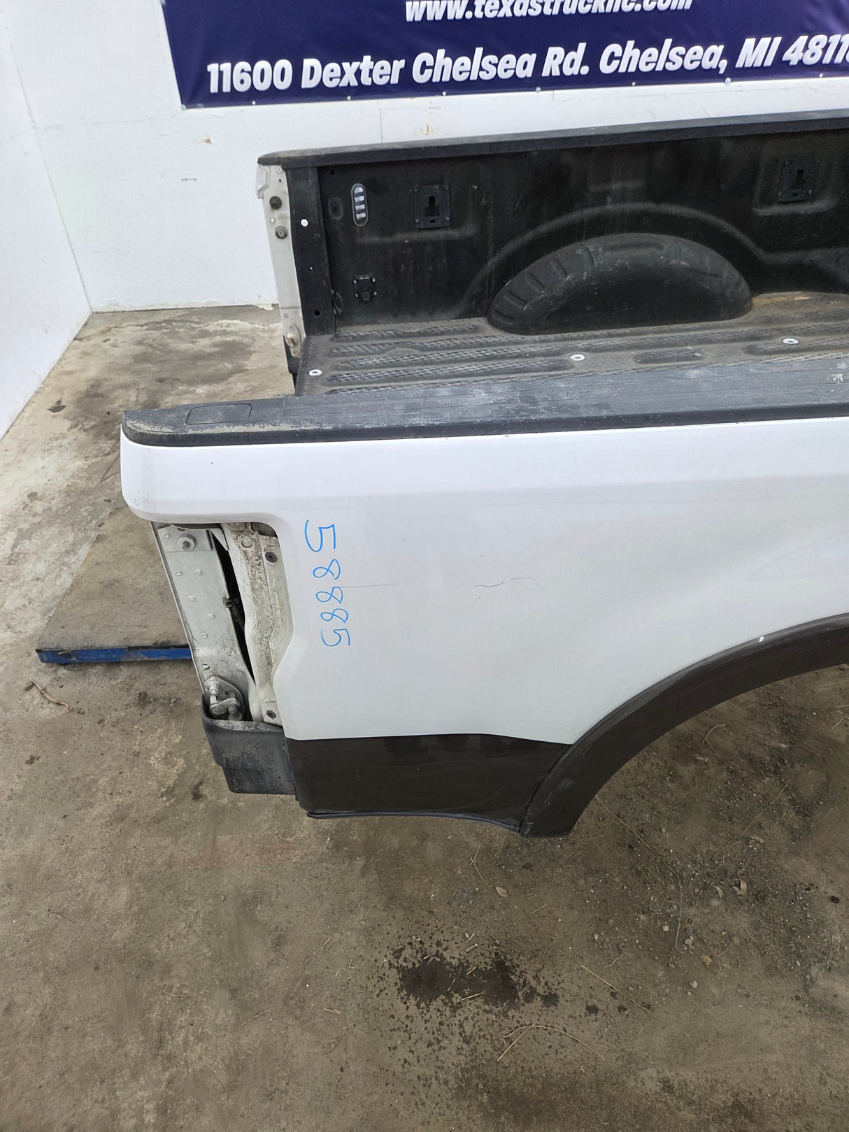 2017-2022 Ford F250 F350 Super Duty 6' 9" Short Truck Bed