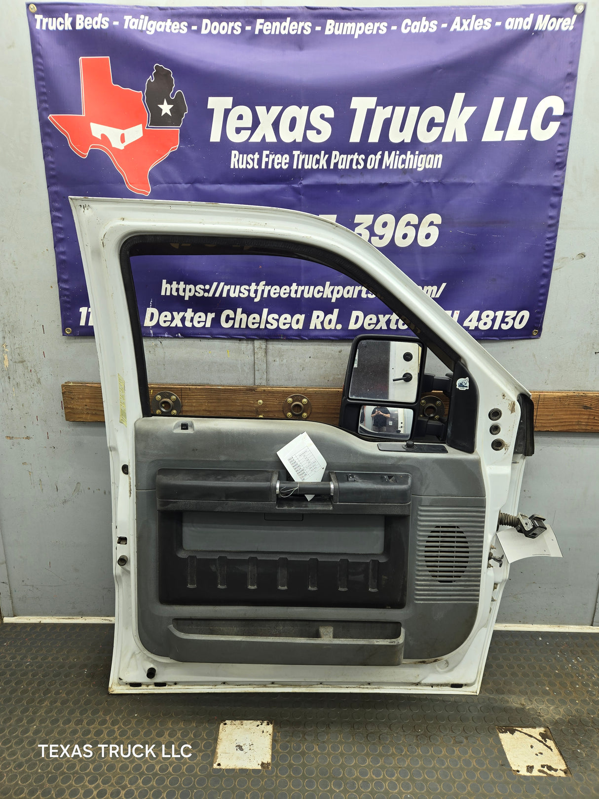 1999-2011 Ford Super Duty LH Driver Side Front Door F250 F350 F450 F550