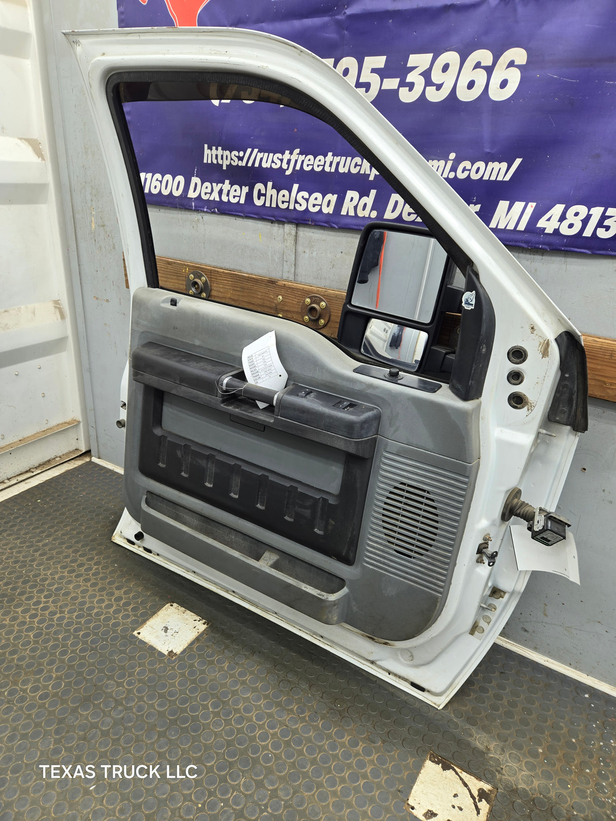 1999-2011 Ford Super Duty LH Driver Side Front Door F250 F350 F450 F550