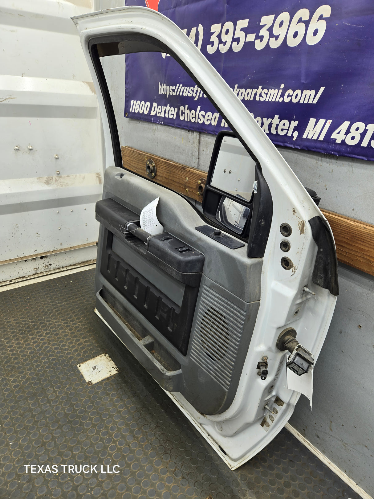 1999-2011 Ford Super Duty LH Driver Side Front Door F250 F350 F450 F550