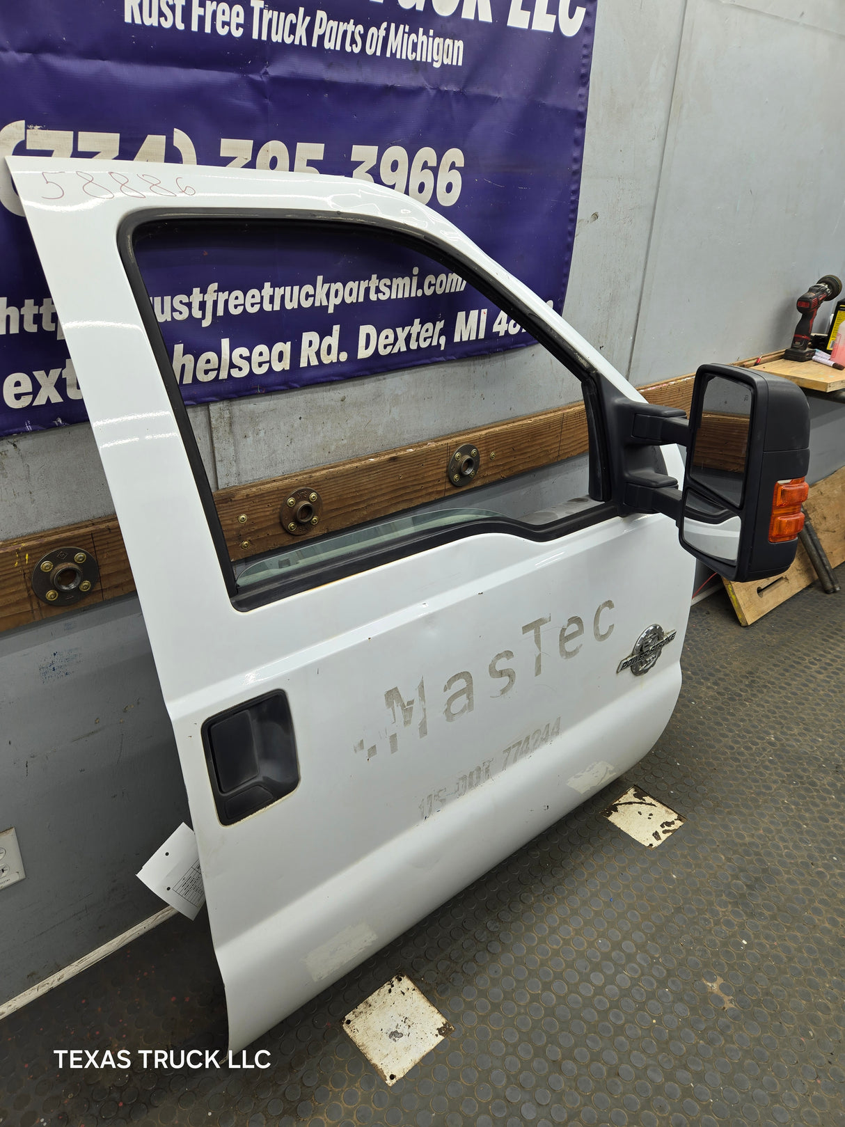 1999-2011 Ford Super Duty / Excursion Front Passenger RH Door F250 F350 F450 F550