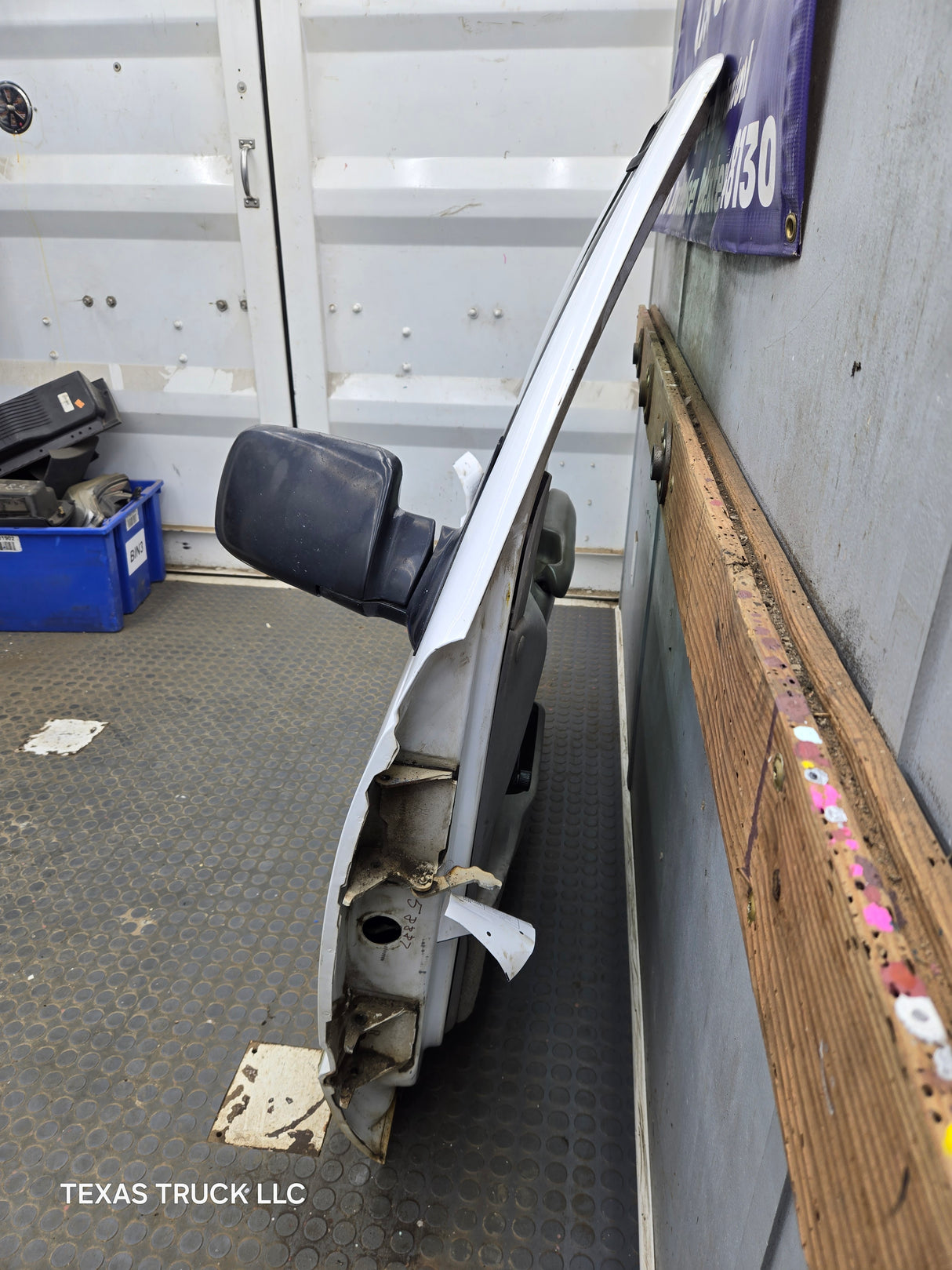 1988-2000 Chevrolet Silverado Suburban GMC Sierra RH Front Passenger Side Door
