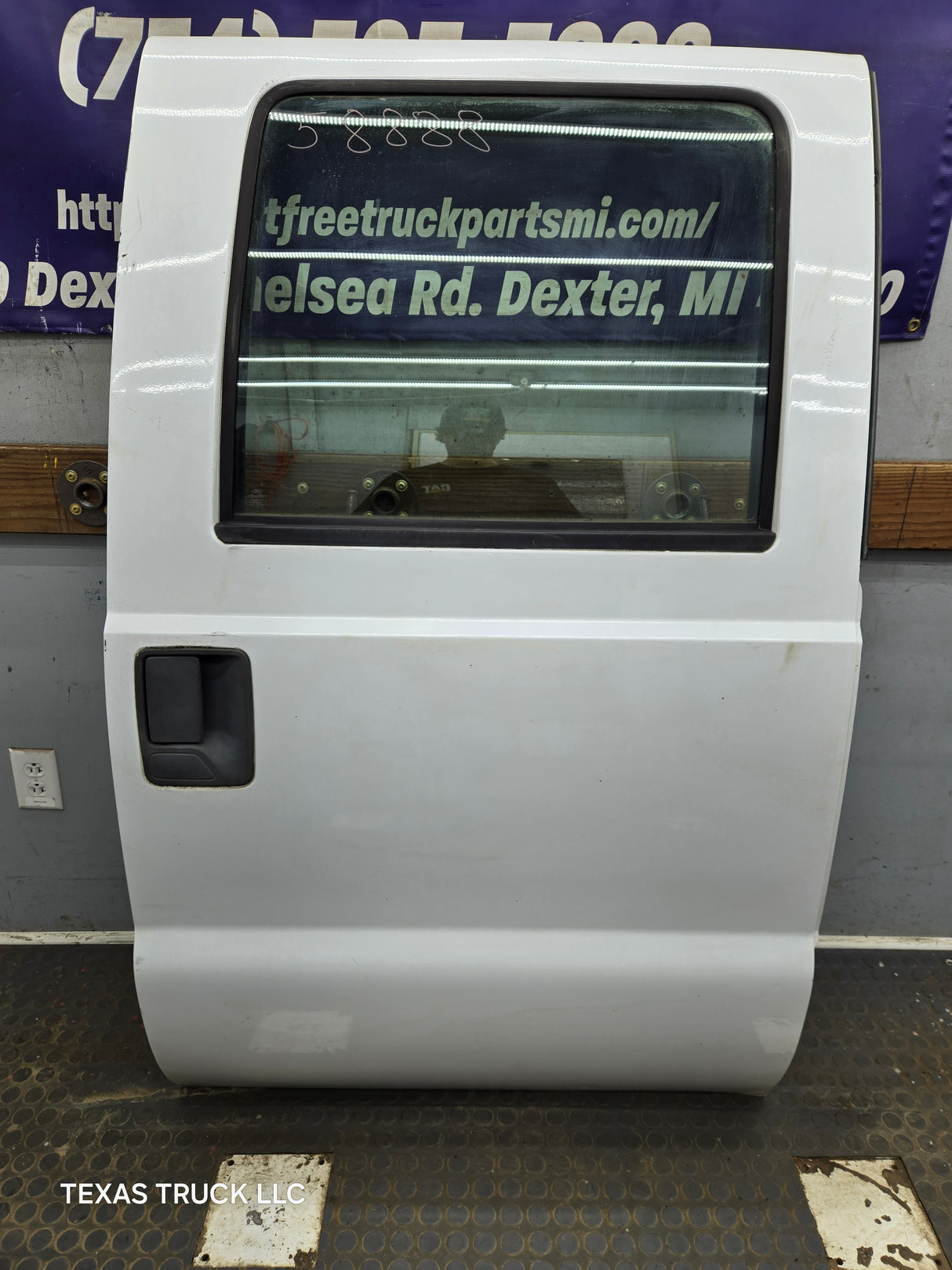 1999-2011 Ford Super Duty F250 F350 F450 F550 RH Crew Cab Passenger Side Rear Door