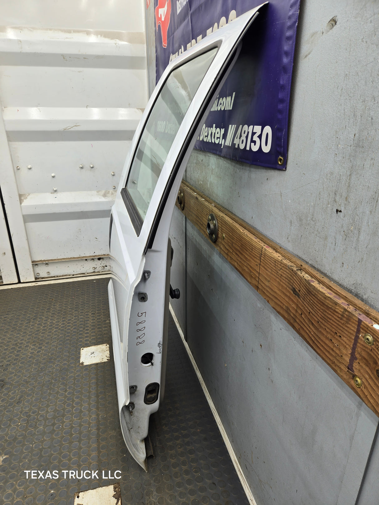 1999-2011 Ford Super Duty F250 F350 F450 F550 RH Crew Cab Passenger Side Rear Door