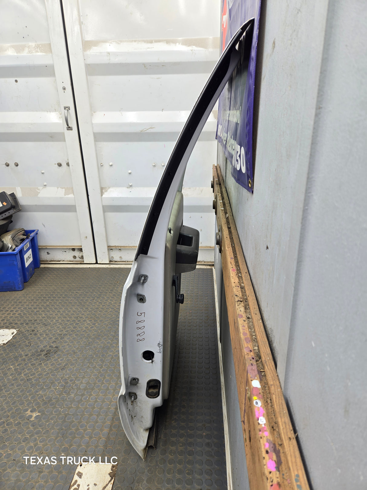 1999-2011 Ford Super Duty F250 F350 F450 F550 RH Crew Cab Passenger Side Rear Door