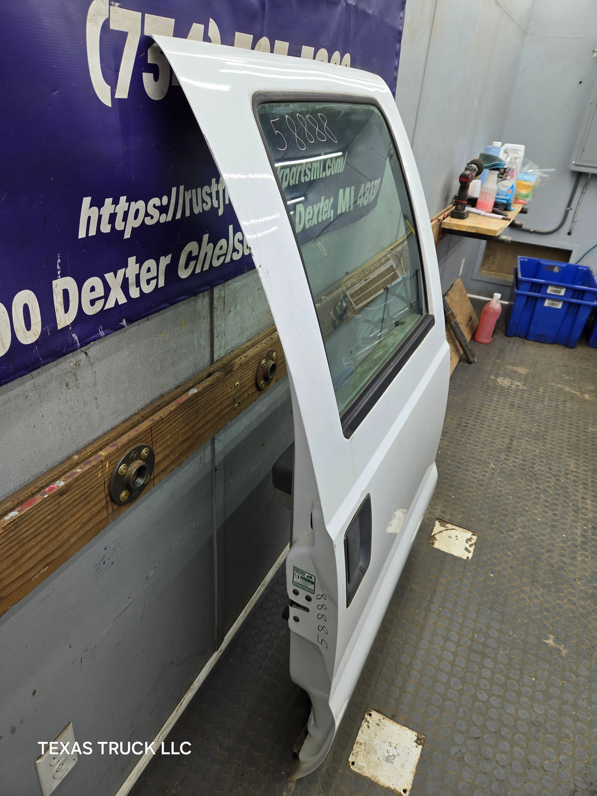 1999-2011 Ford Super Duty F250 F350 F450 F550 RH Crew Cab Passenger Side Rear Door