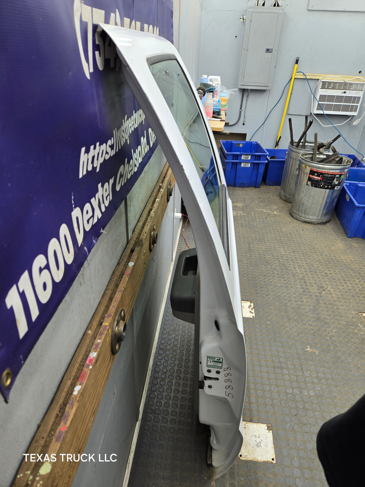 1999-2011 Ford Super Duty F250 F350 F450 F550 RH Crew Cab Passenger Side Rear Door