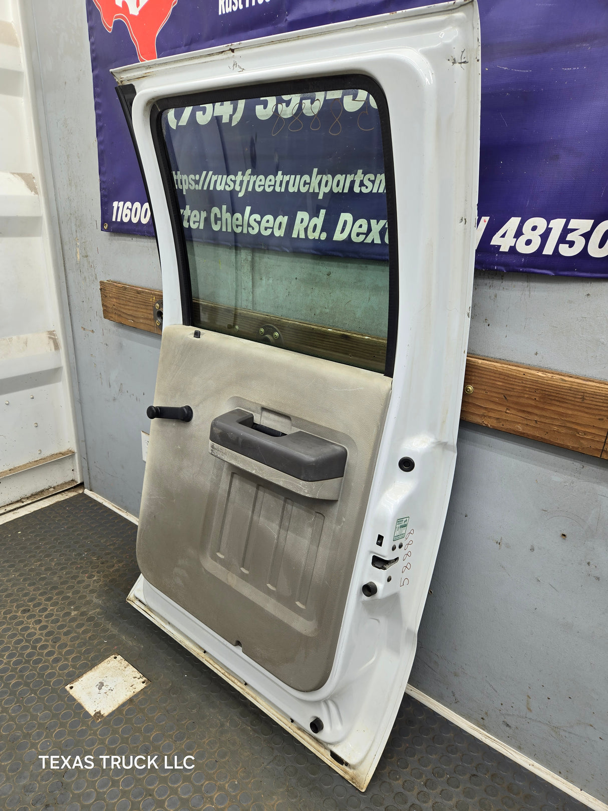 1999-2011 Ford Super Duty F250 F350 F450 F550 RH Crew Cab Passenger Side Rear Door